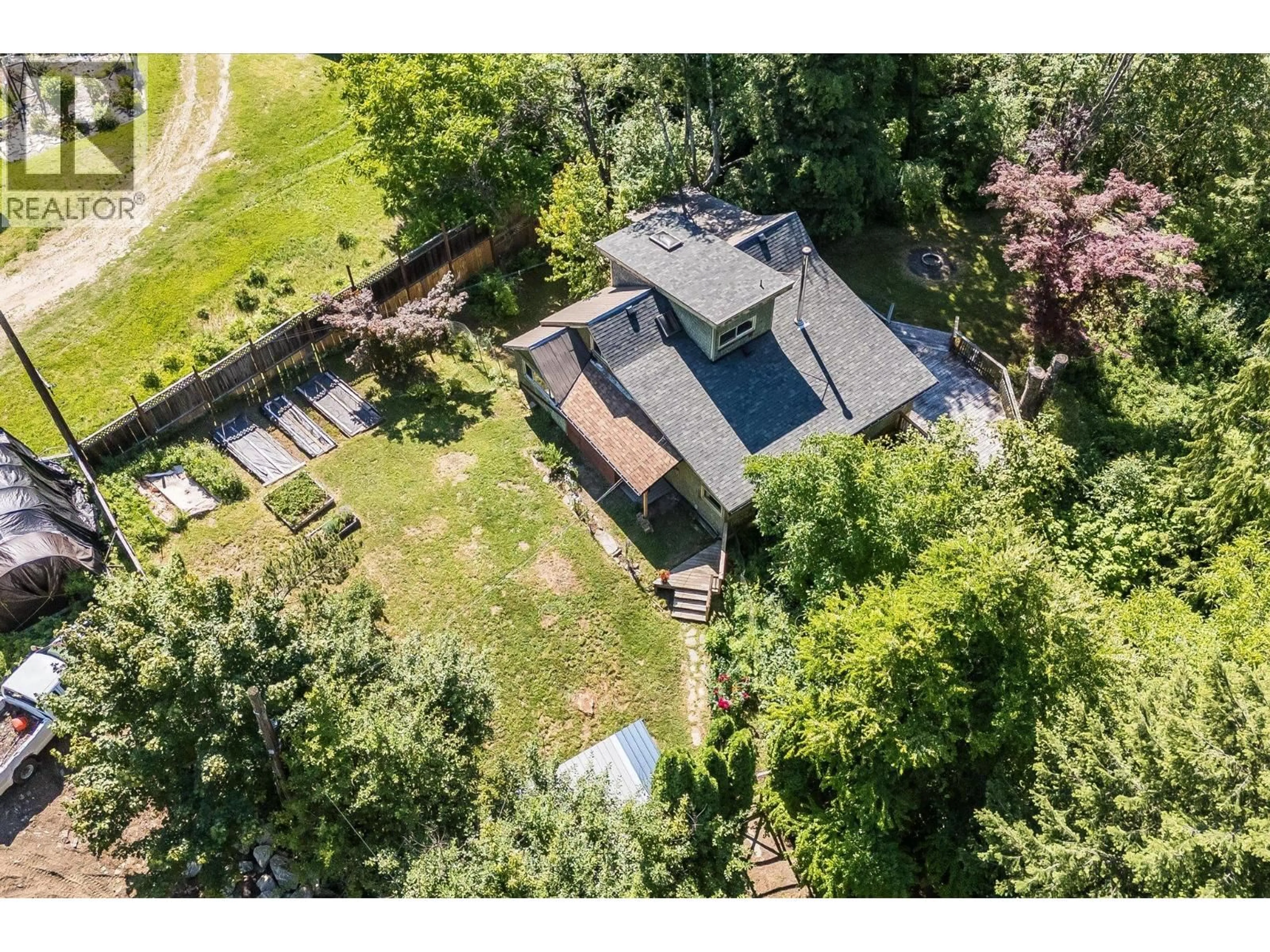 A pic from outside/outdoor area/front of a property/back of a property/a pic from drone, unknown for 3457 SOUTH SLOCAN VILLAGE ROAD, Bonnington British Columbia V0G2G2