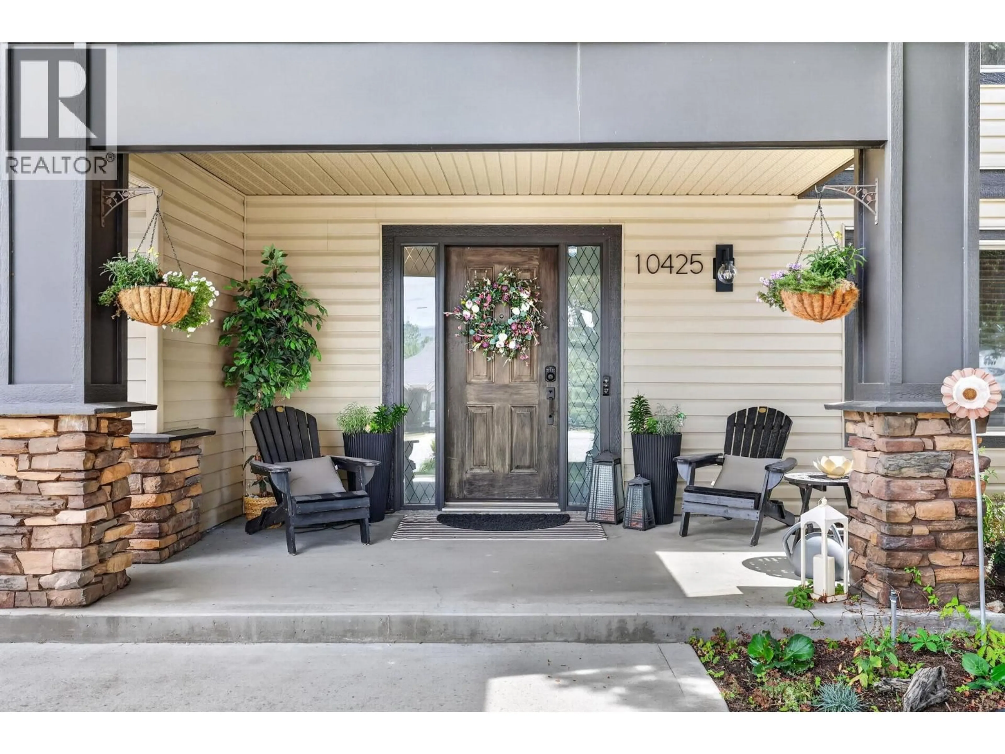 Indoor entryway for 10425 SHERMAN DRIVE, Lake Country British Columbia V4V2N2