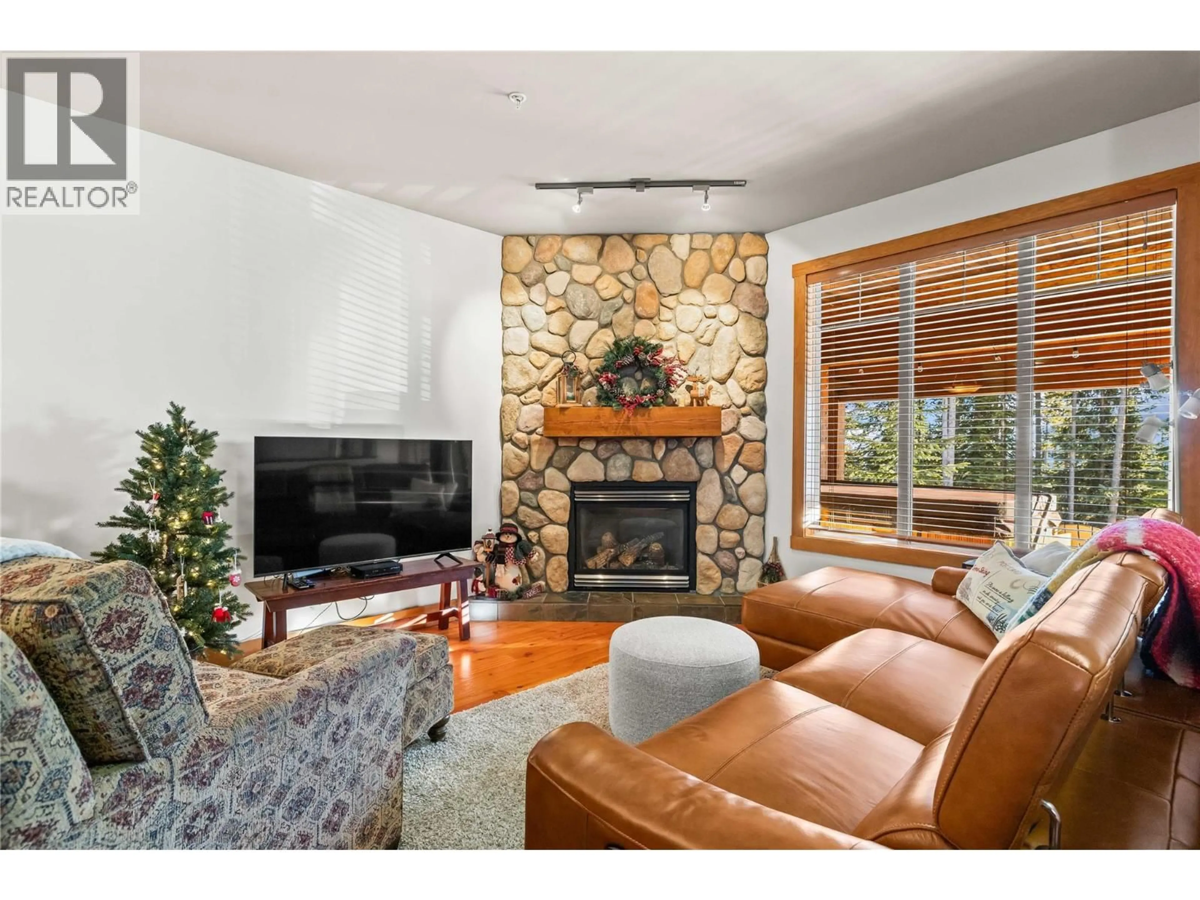 Living room with furniture, unknown for D - 4899 SNOWPINES ROAD, Big White British Columbia V1P1P3