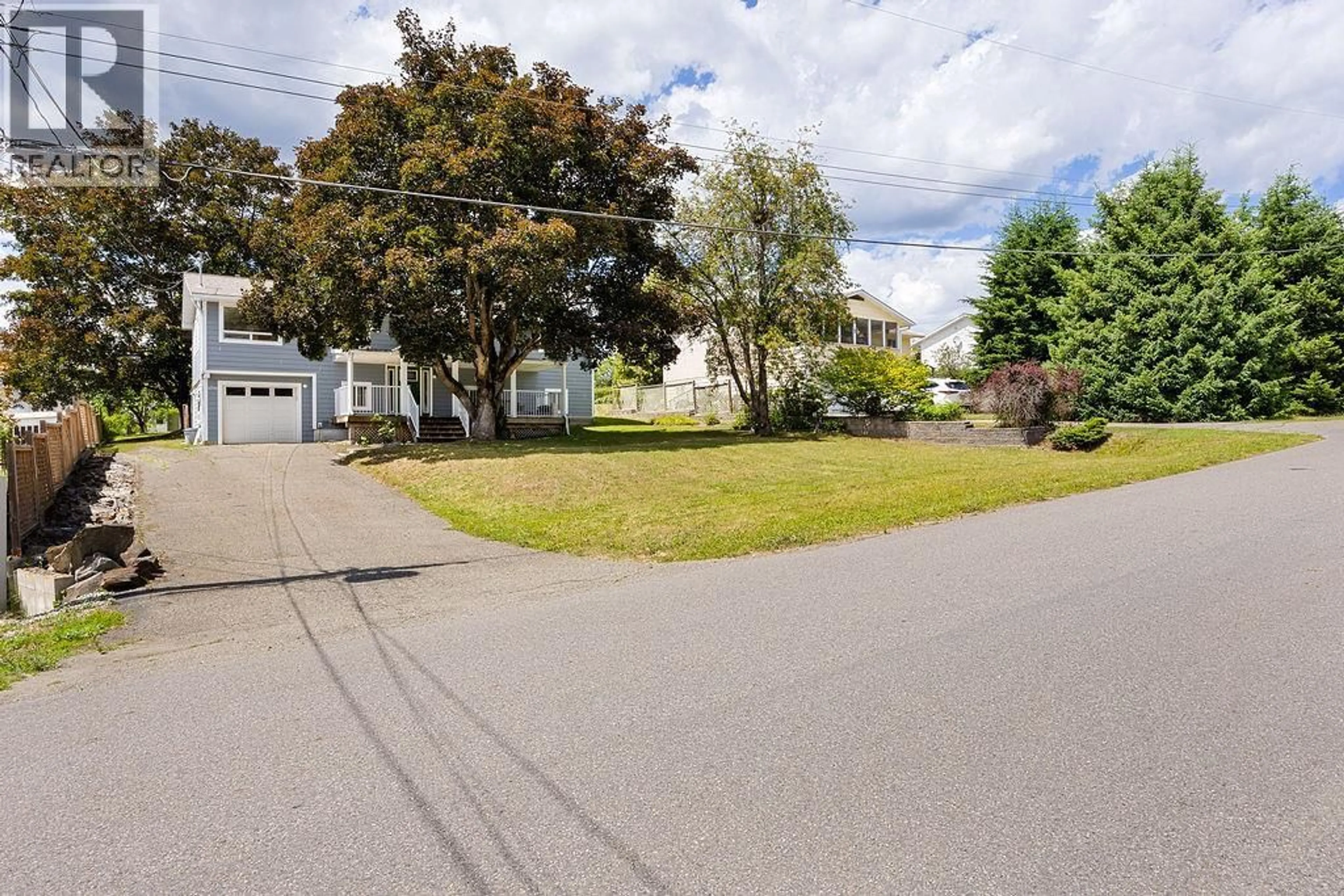 A pic from outside/outdoor area/front of a property/back of a property/a pic from drone, street for 1731 36TH STREET, Salmon Arm British Columbia V1E2Z2