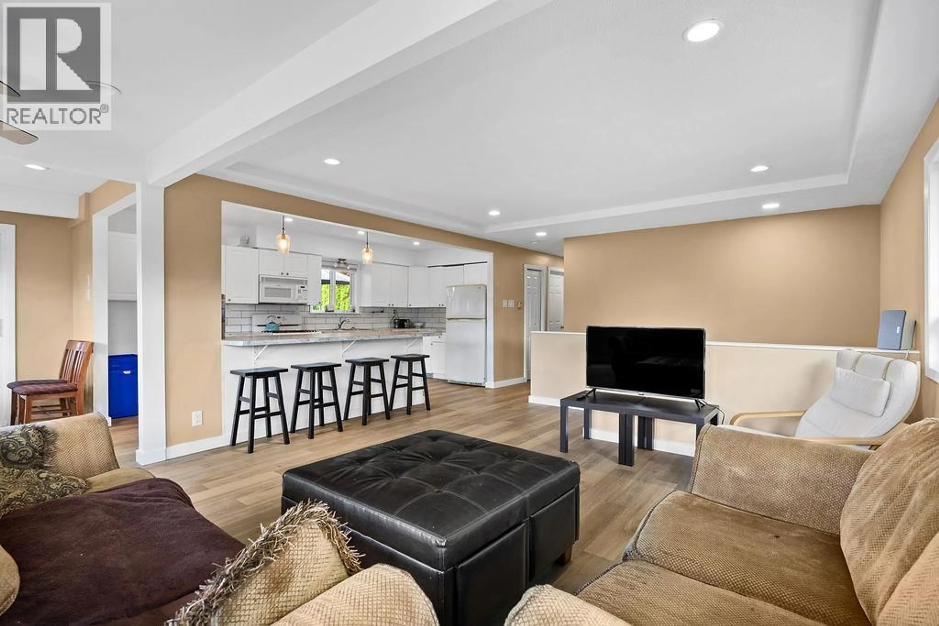 Open concept kitchen, unknown for 1731 36TH STREET, Salmon Arm British Columbia V1E2Z2