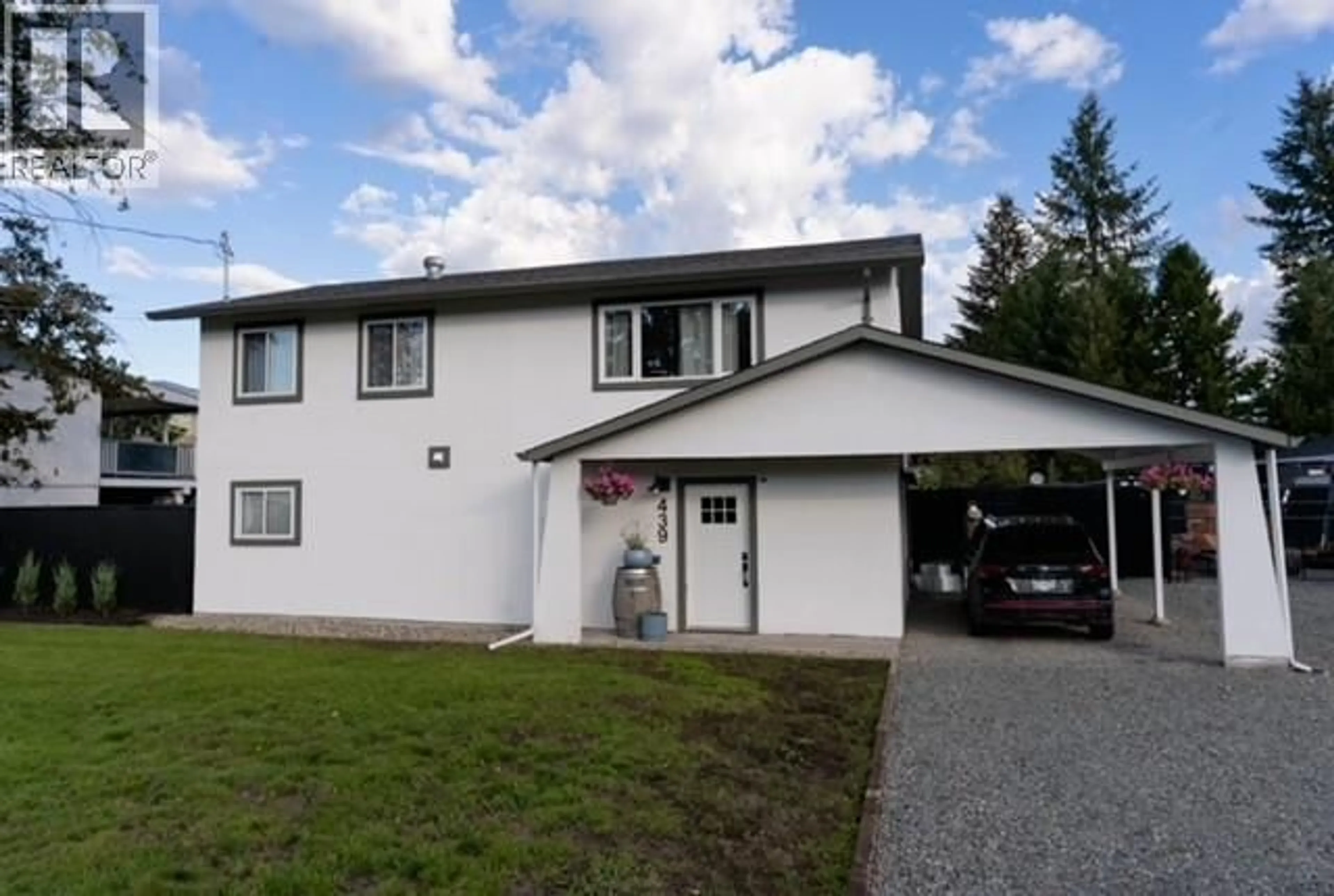 Home with vinyl exterior material, street for 439 ORIOLE WAY, Barriere British Columbia V0E1E0