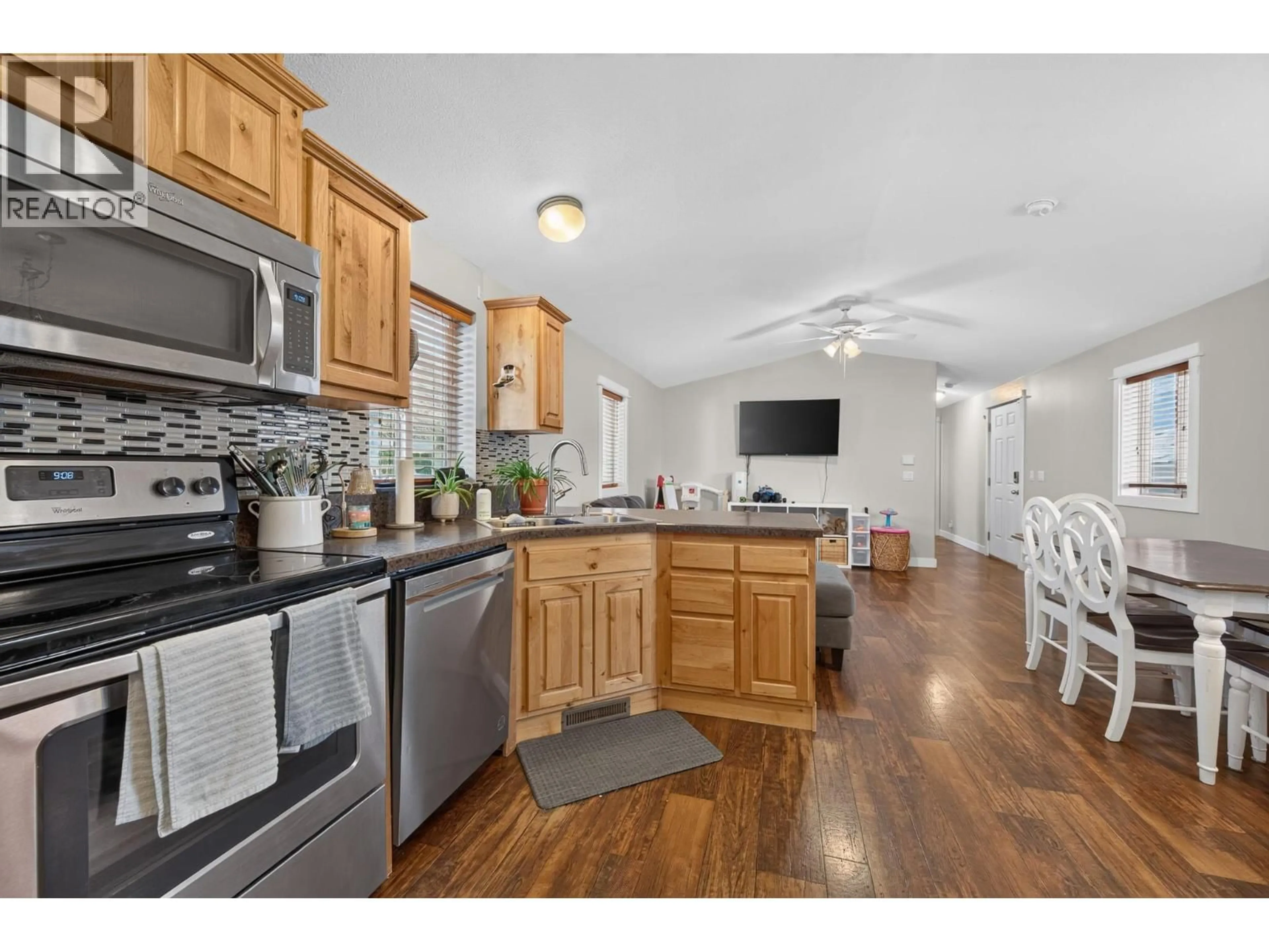 Open concept kitchen, unknown for 6 - 712 SHUSWAP ROAD EAST, Kamloops British Columbia V2H0C8