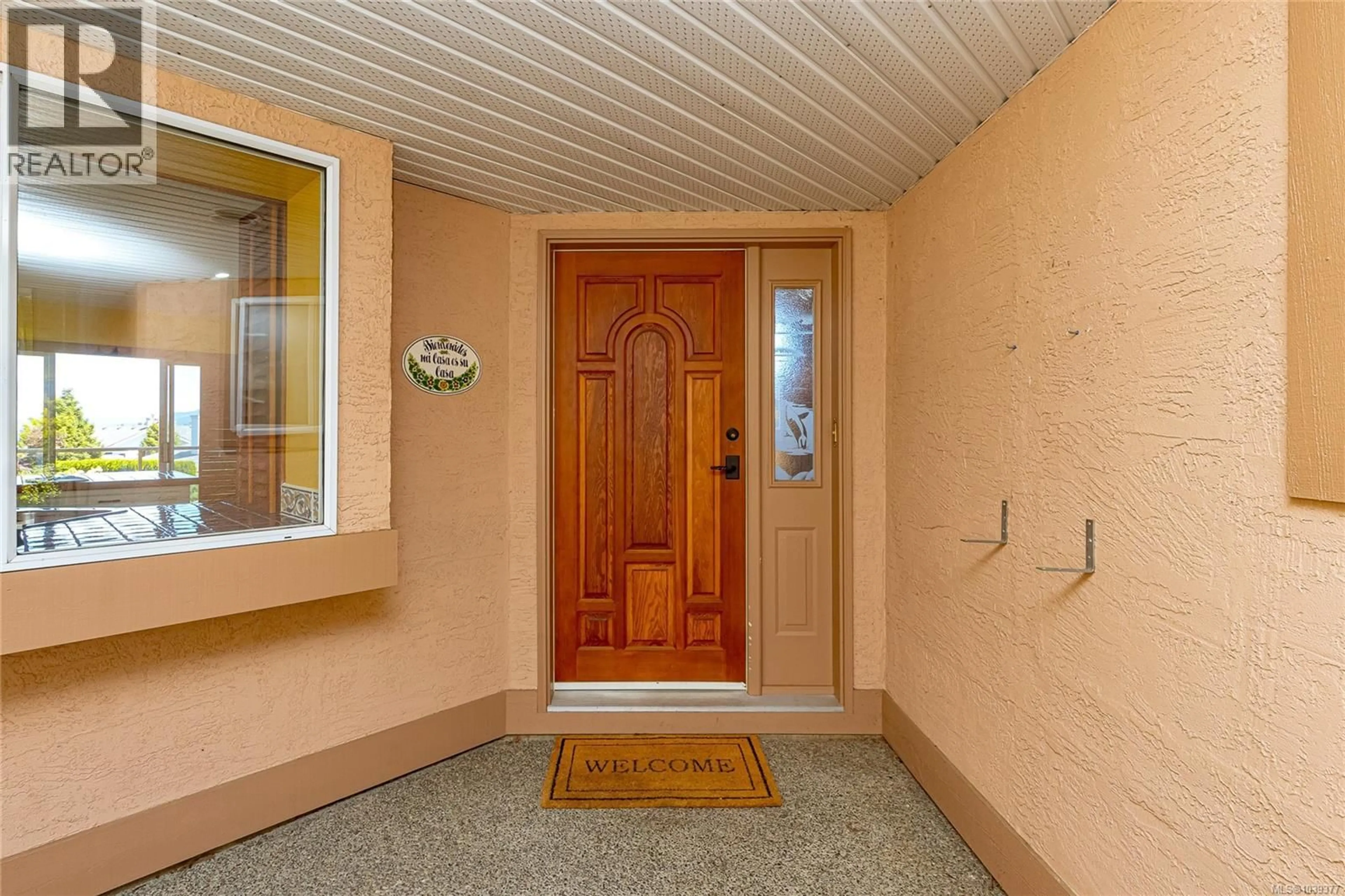Indoor entryway for 802 COUNTRY CLUB DRIVE, Cobble Hill British Columbia V8H0K8