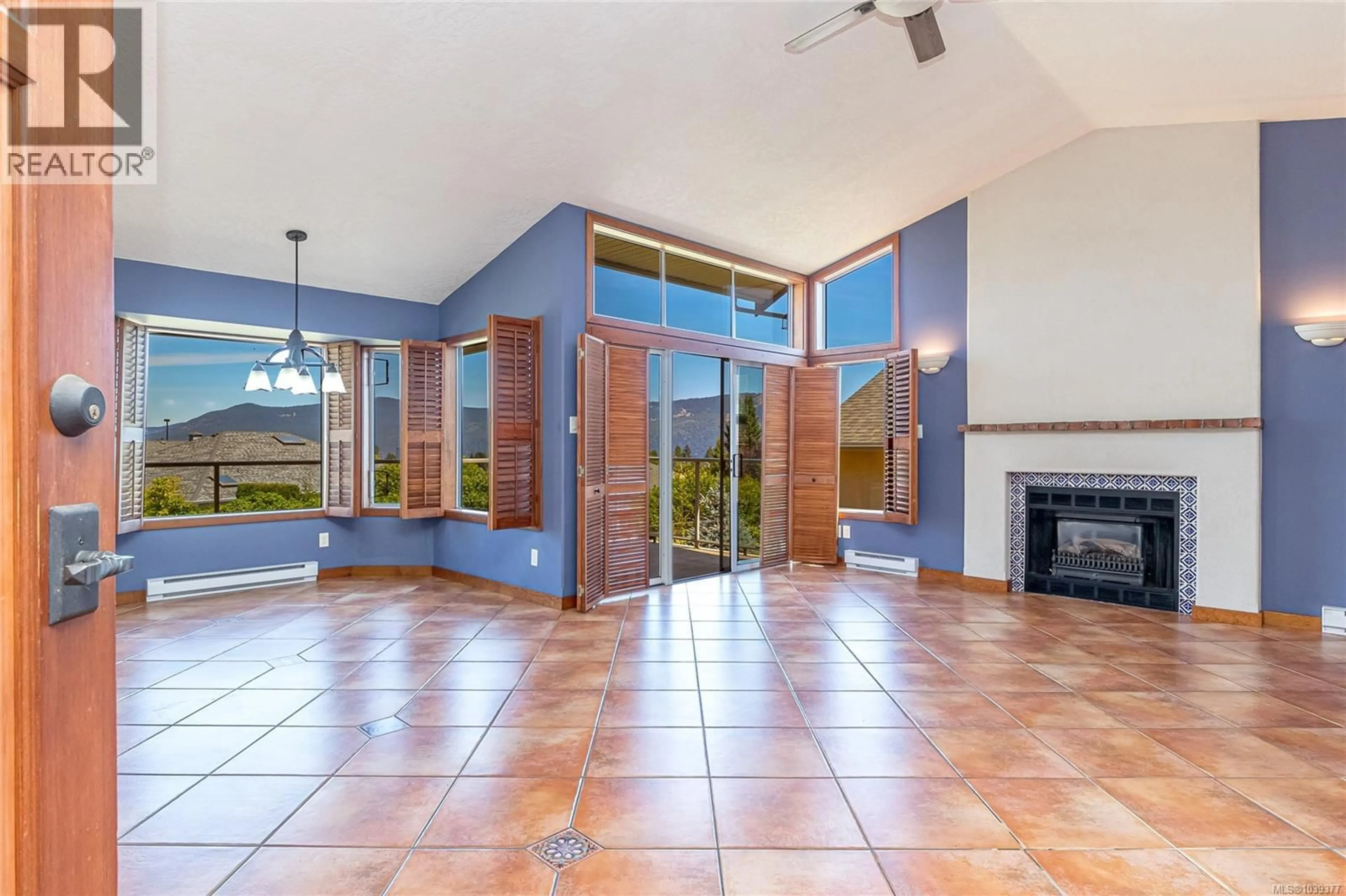 Indoor foyer for 802 COUNTRY CLUB DRIVE, Cobble Hill British Columbia V8H0K8