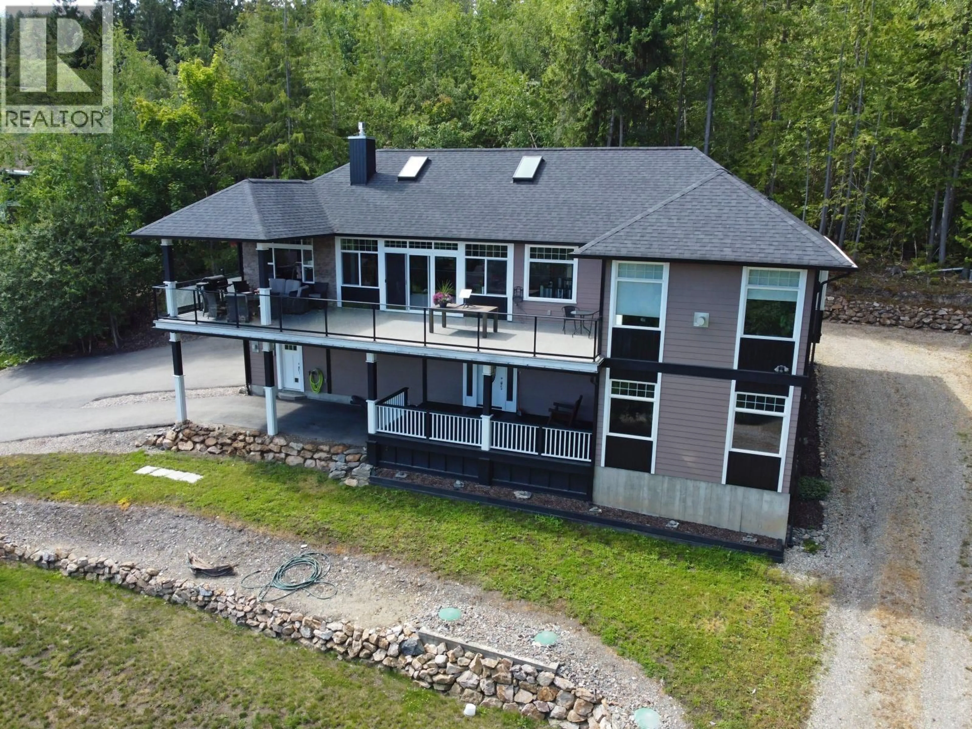 A pic from outside/outdoor area/front of a property/back of a property/a pic from drone, unknown for 2127 PLEASANT DALE ROAD WEST, Blind Bay British Columbia V0E2W1