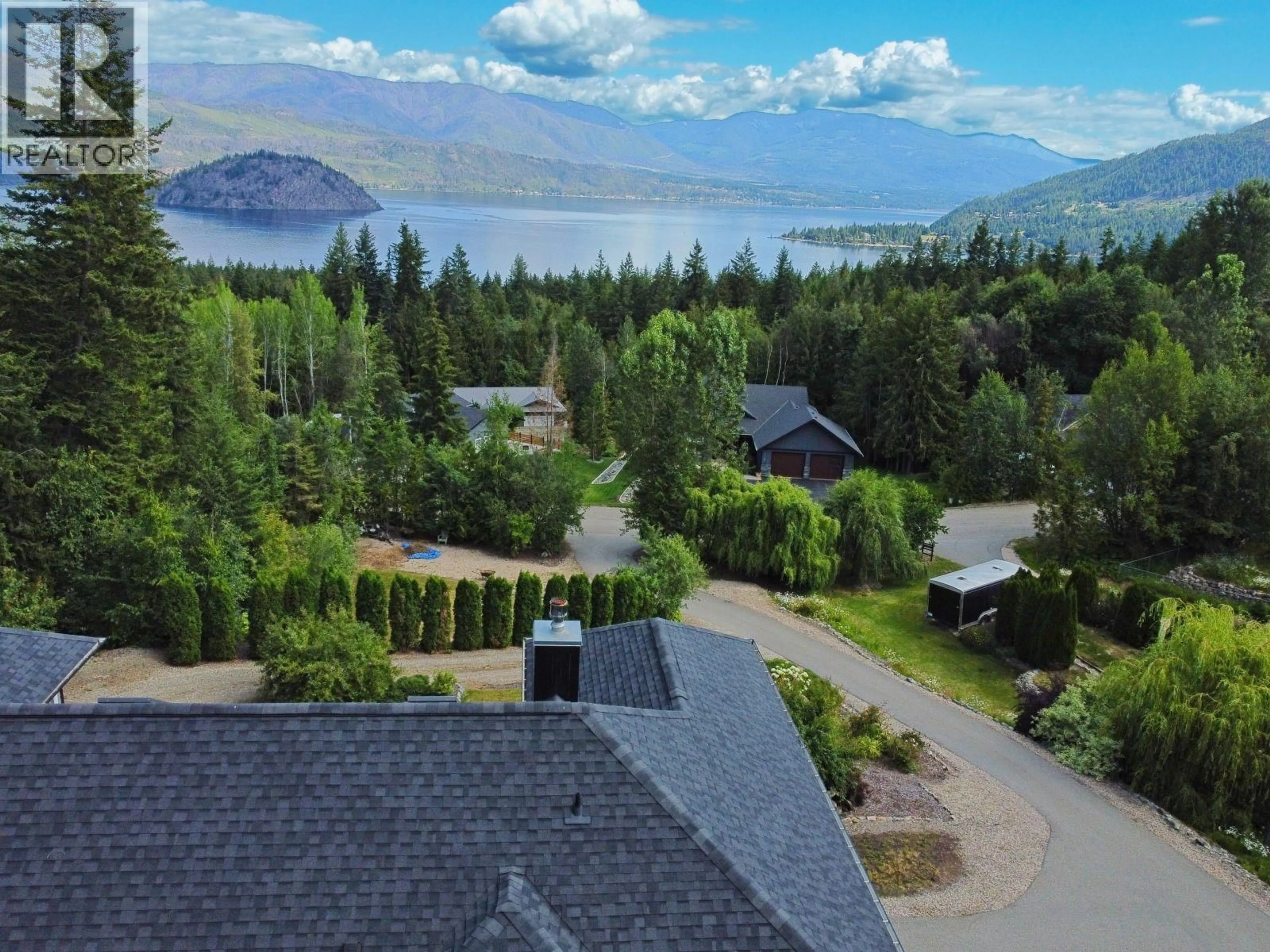 A pic from outside/outdoor area/front of a property/back of a property/a pic from drone, mountain view for 2127 PLEASANT DALE ROAD WEST, Blind Bay British Columbia V0E2W1