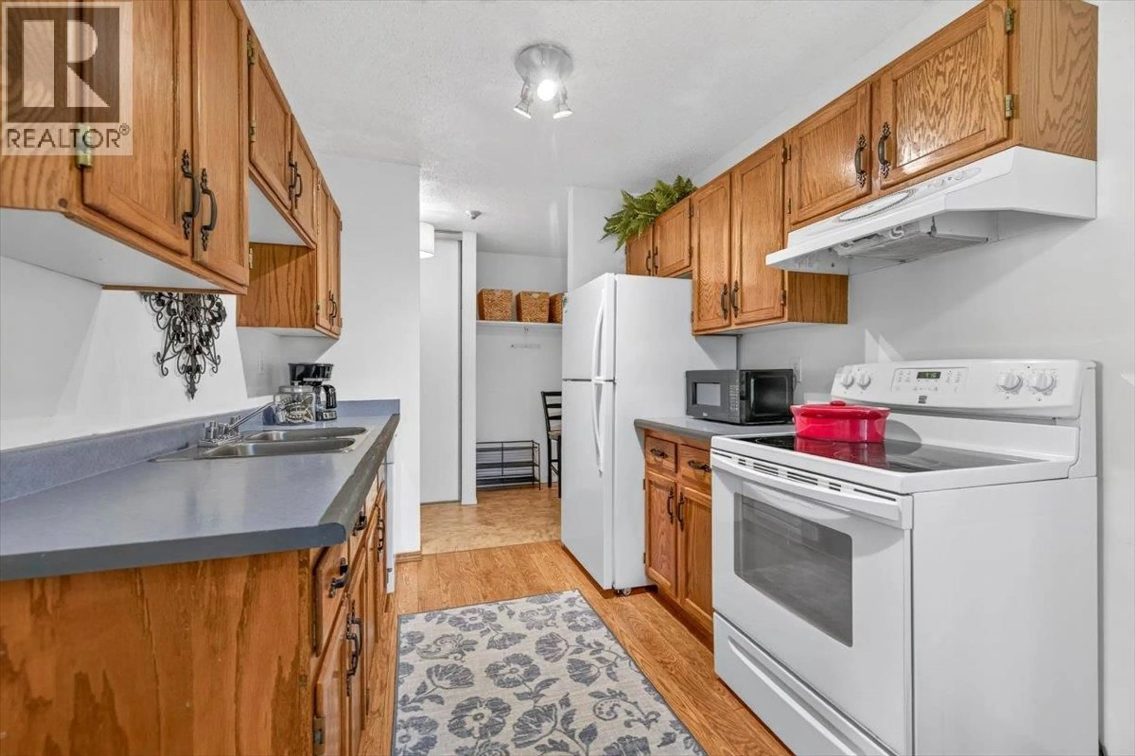Standard kitchen, unknown for 209 - 65 COKATO ROAD, Fernie British Columbia V0B1M4