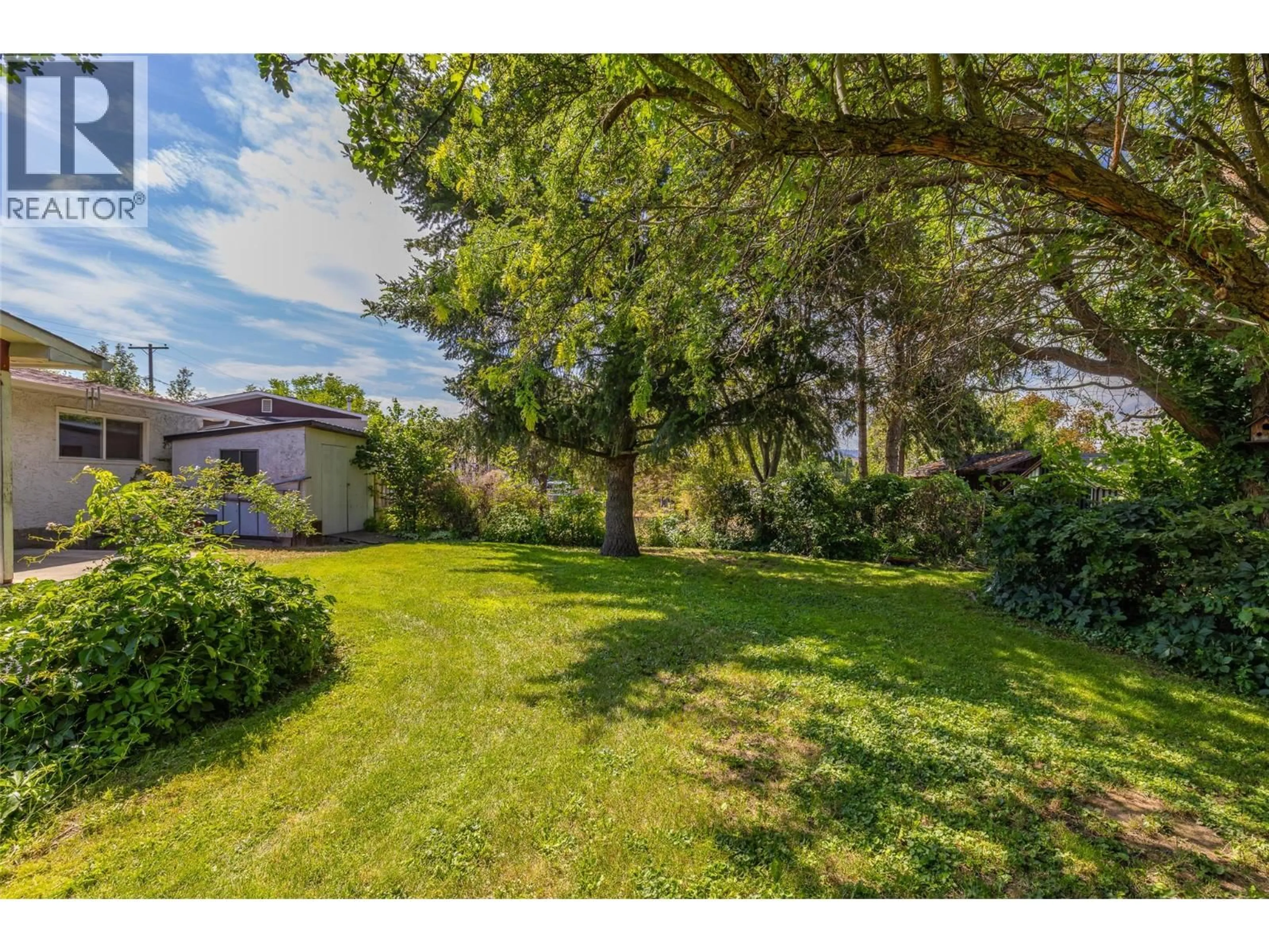 A pic from outside/outdoor area/front of a property/back of a property/a pic from drone, unknown for 300 PATTERSON ROAD, Kelowna British Columbia V1X2L2