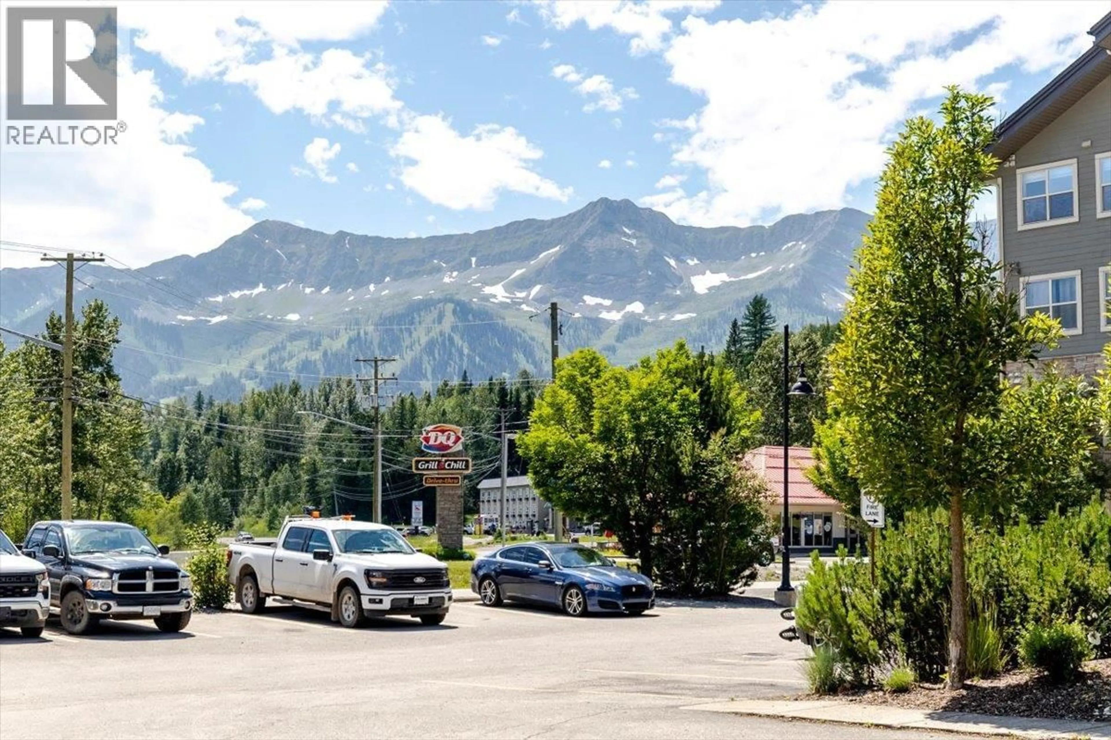Parking for 302 - 1500 MCDONALD AVENUE, Fernie British Columbia V0B1M3