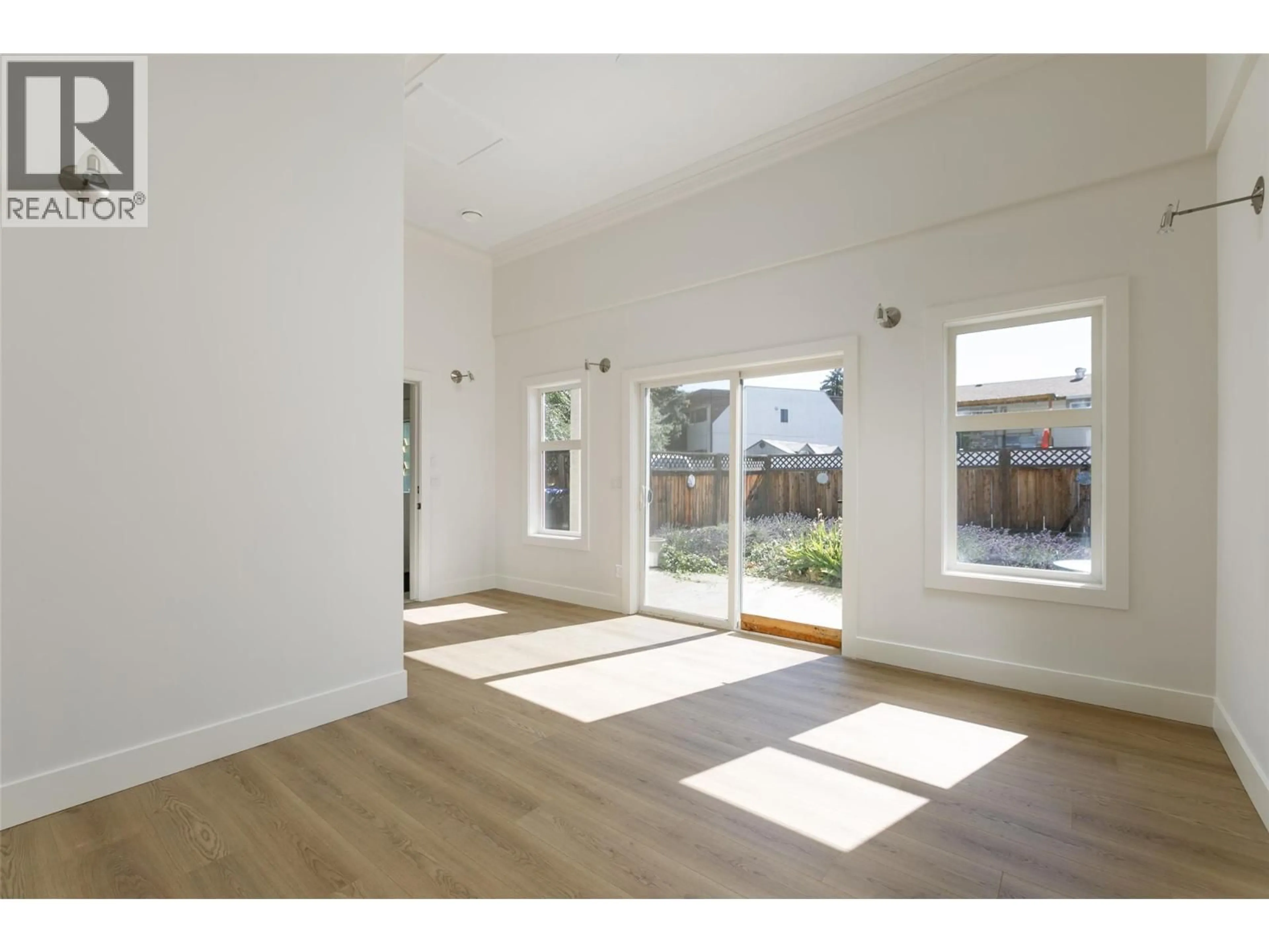 Indoor entryway for 2929 RICHTER STREET, Kelowna British Columbia V1Y2R8