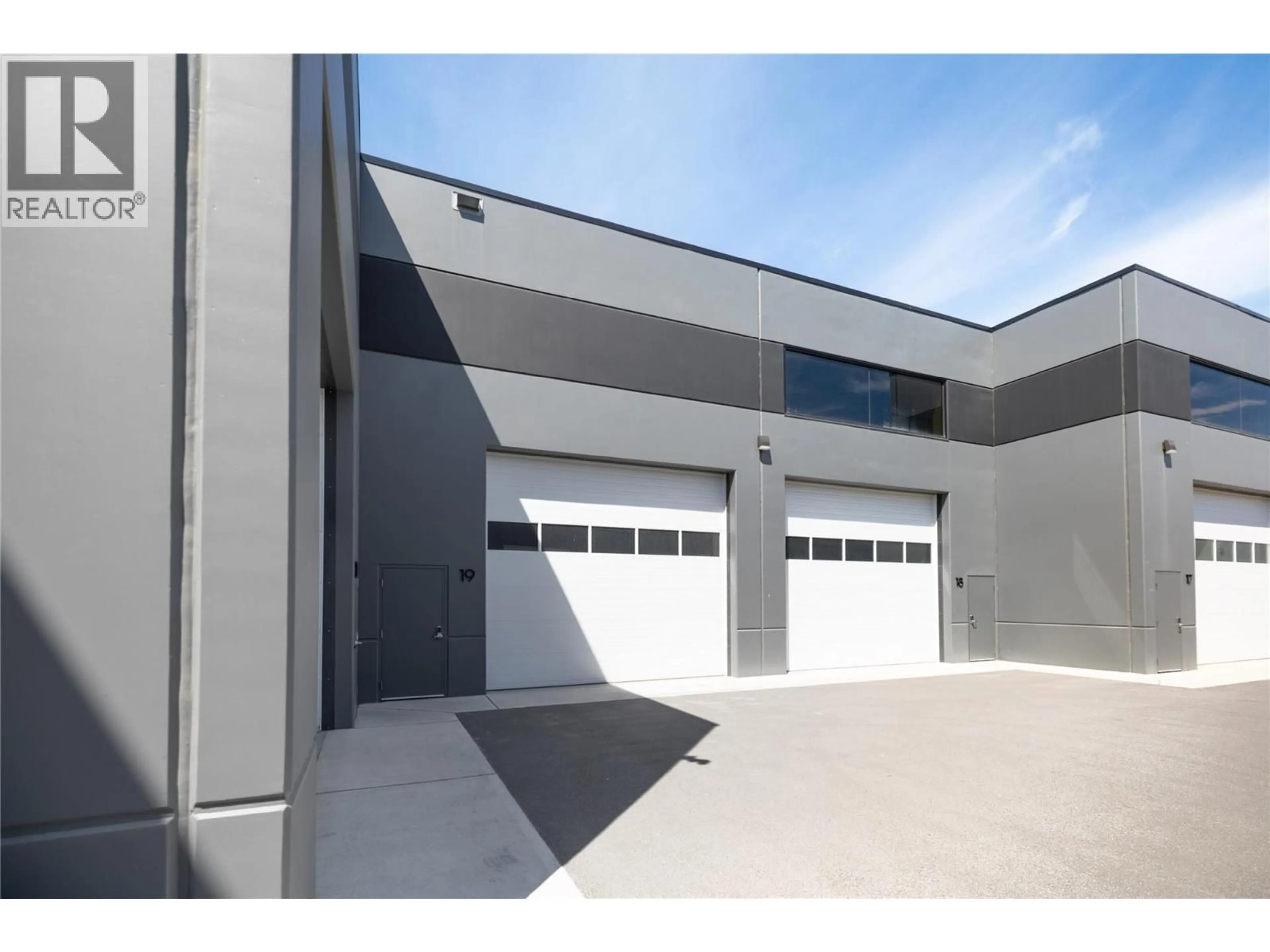 Indoor garage for 19 - 3101 45TH AVENUE, Vernon British Columbia V1T3N7