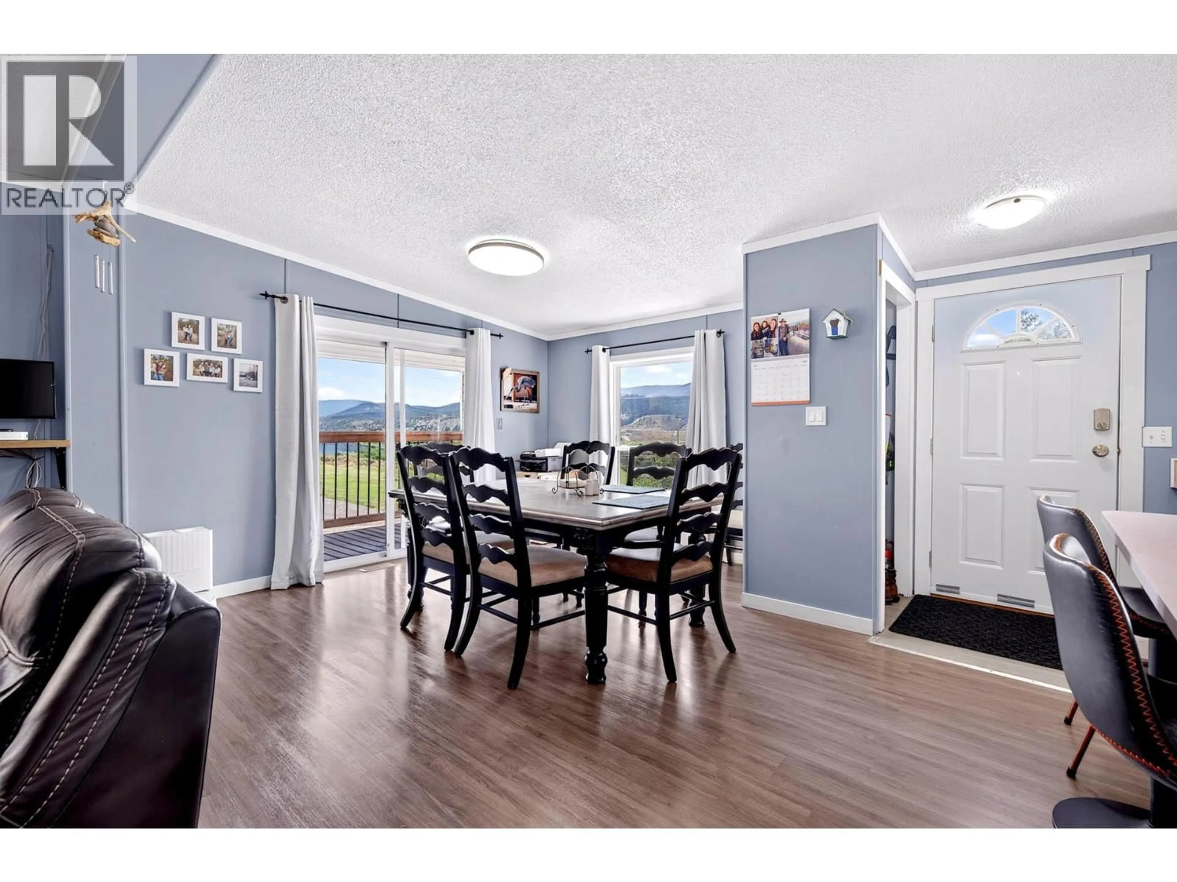 Dining room, wood/laminate floor for 31 - 3099 SHUSWAP ROAD, Kamloops British Columbia V2H1T7