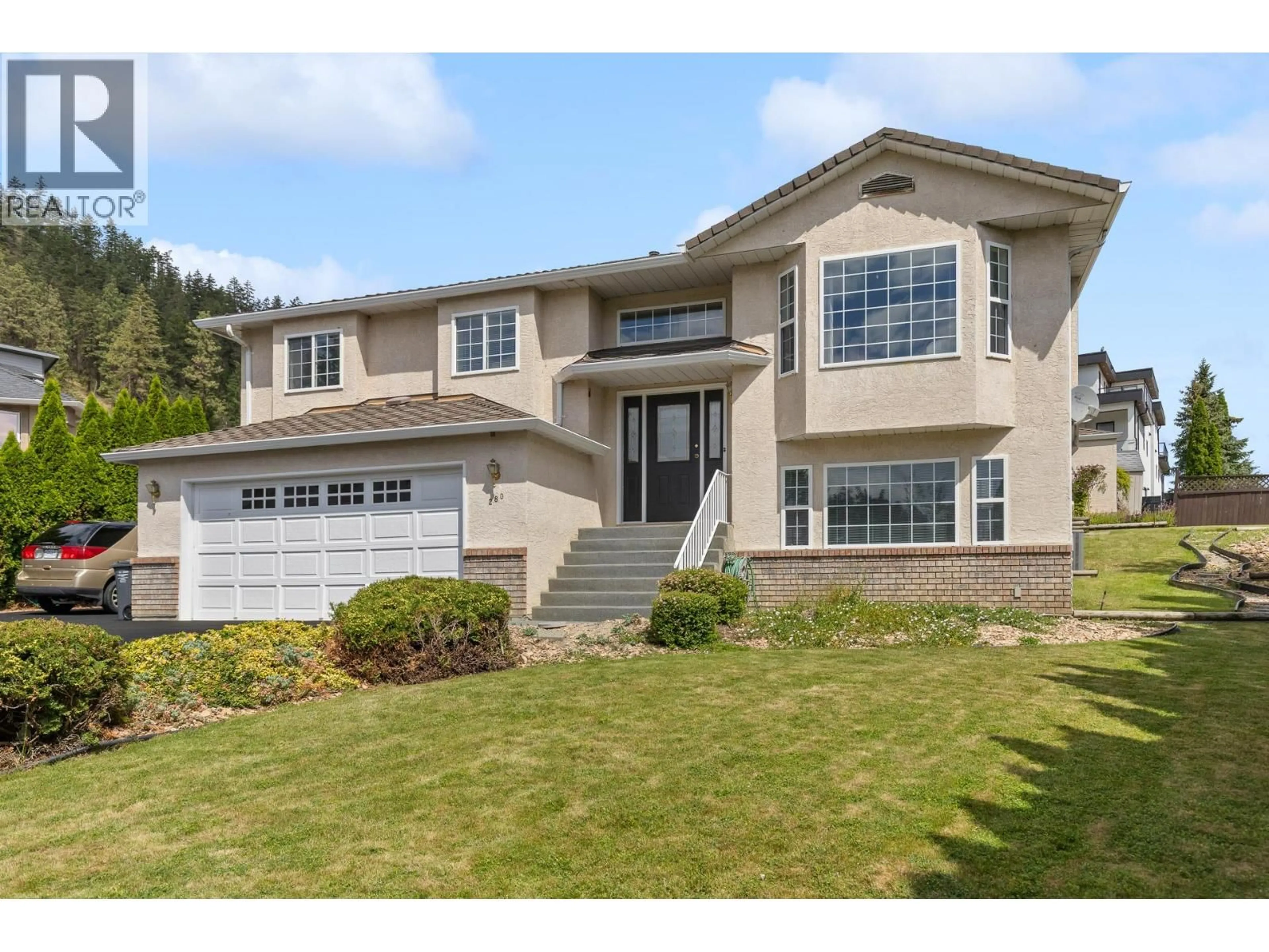 Home with vinyl exterior material, street for 280 COSENS COURT, Kelowna British Columbia V1V1V2