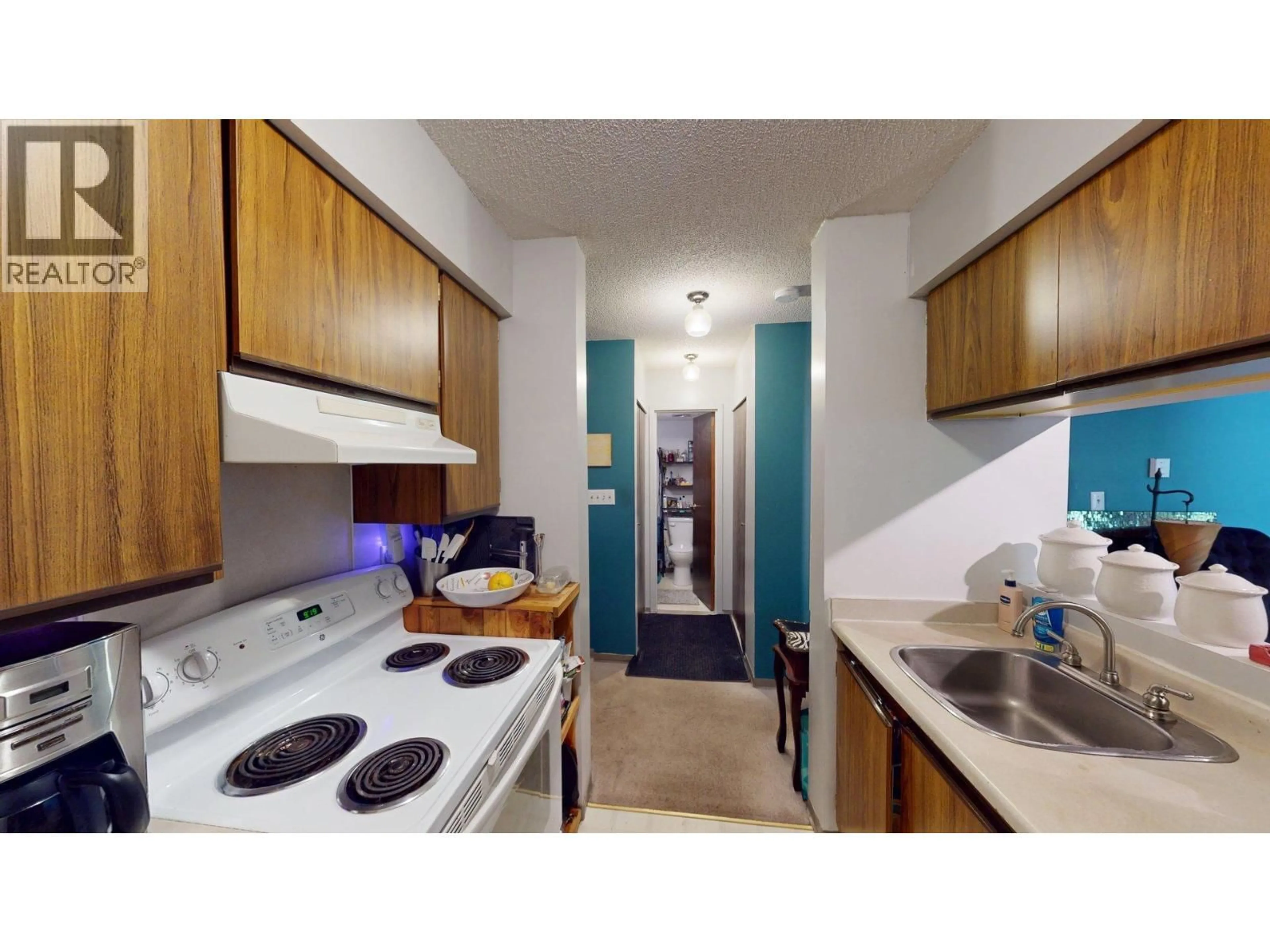 Standard kitchen, unknown for 106B 1335 ALPINE DRIVE, Elkford British Columbia V0B1H0