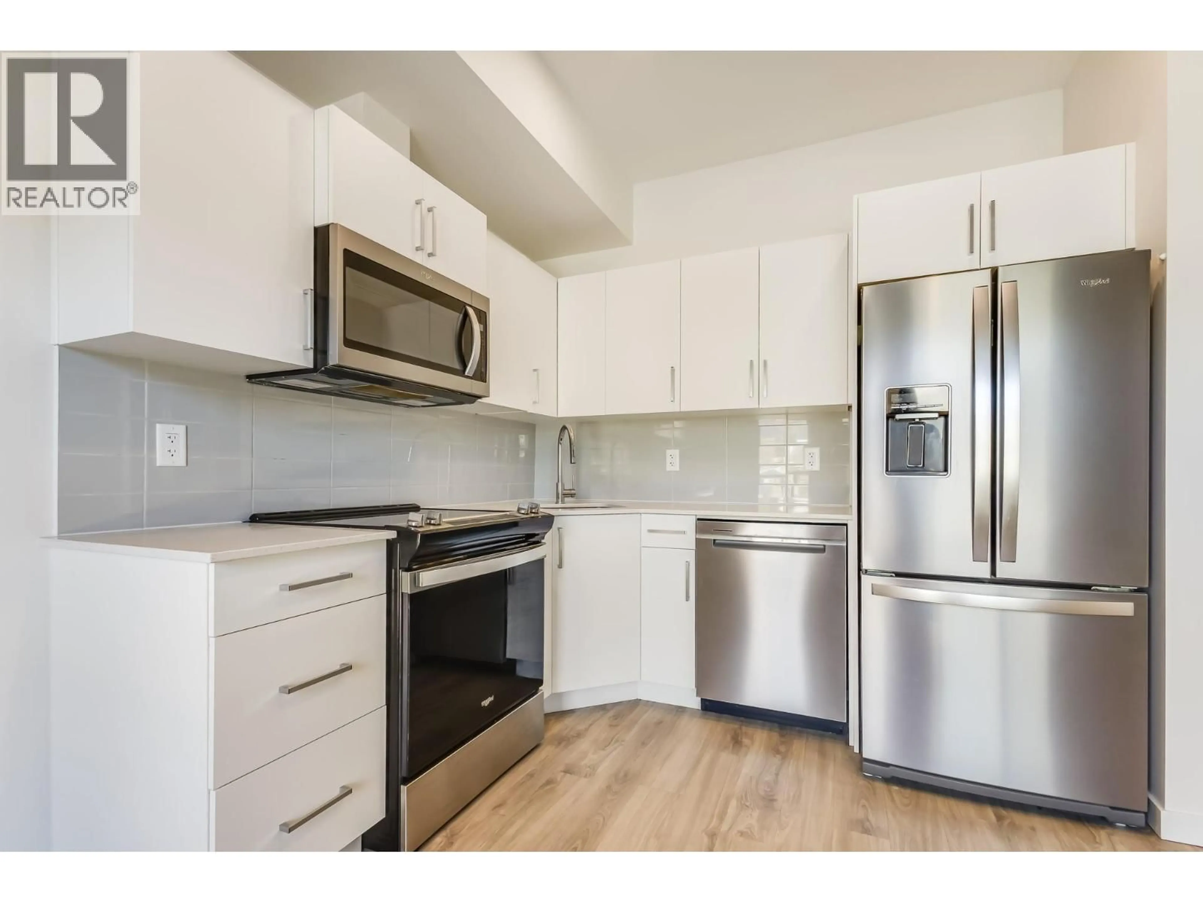 Standard kitchen, unknown for 513 - 2345 BUTT ROAD, West Kelowna British Columbia V4T1N6