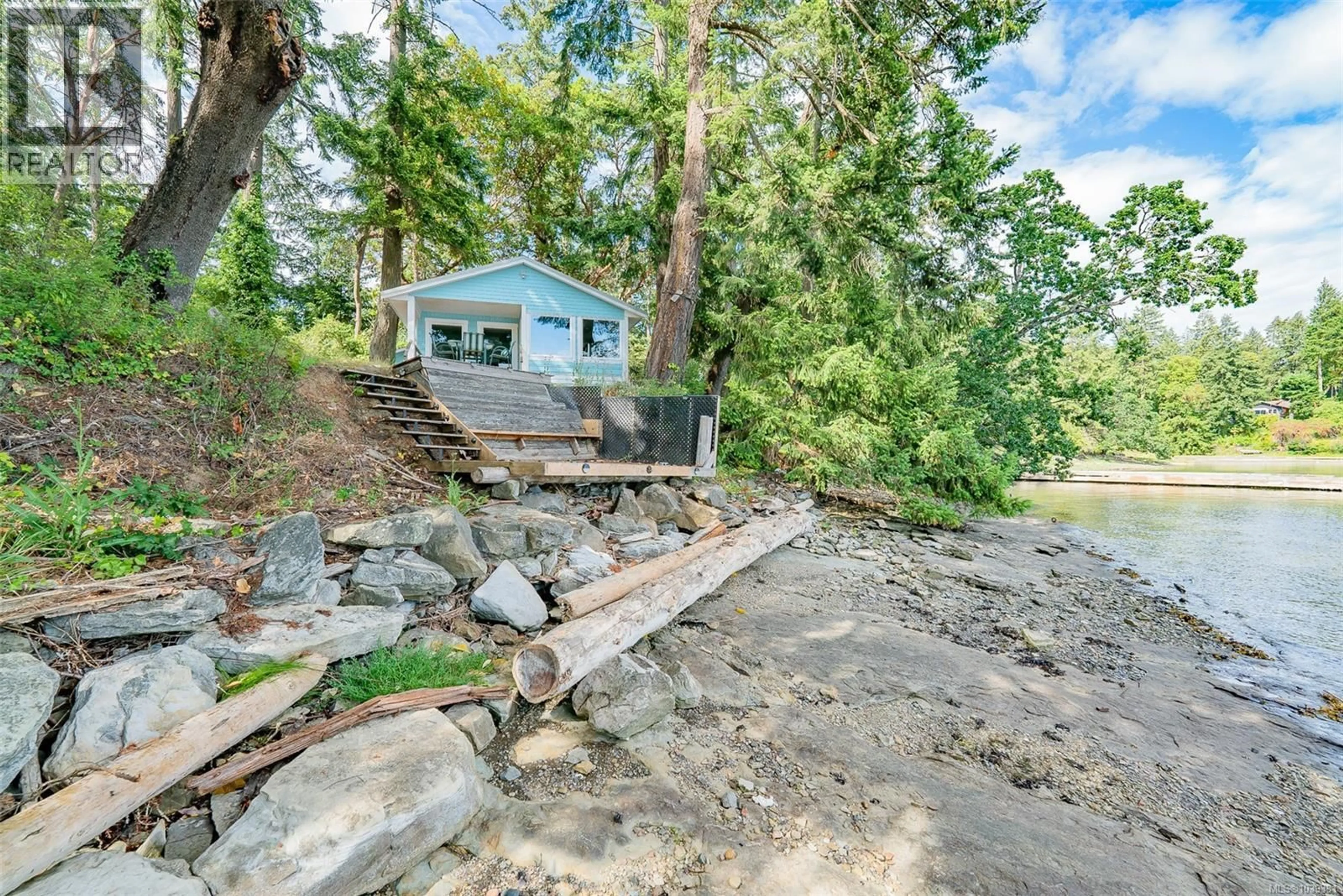 Patio, water/lake/river/ocean view for 7 PIRATES LANE, Protection Island British Columbia V0R2H0