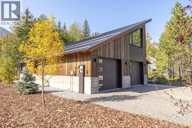 5538 CURRIE BOWL WAY, Fernie 2