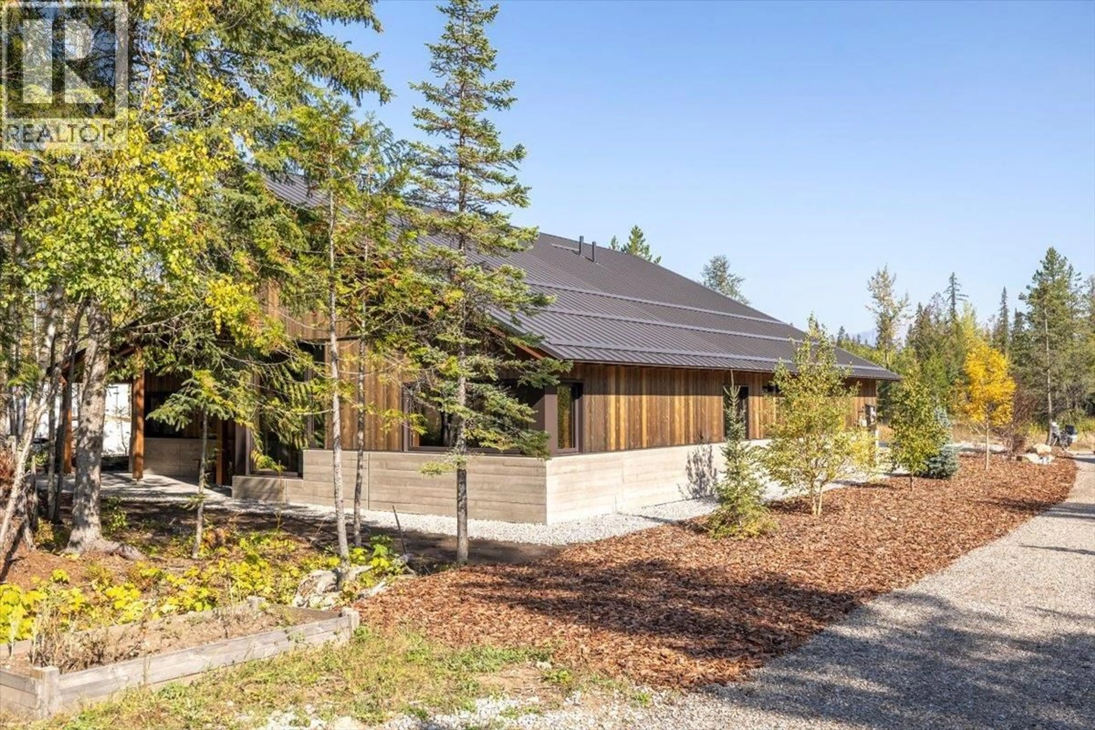 Patio, unknown for 5538 CURRIE BOWL WAY, Fernie British Columbia V0B1M6