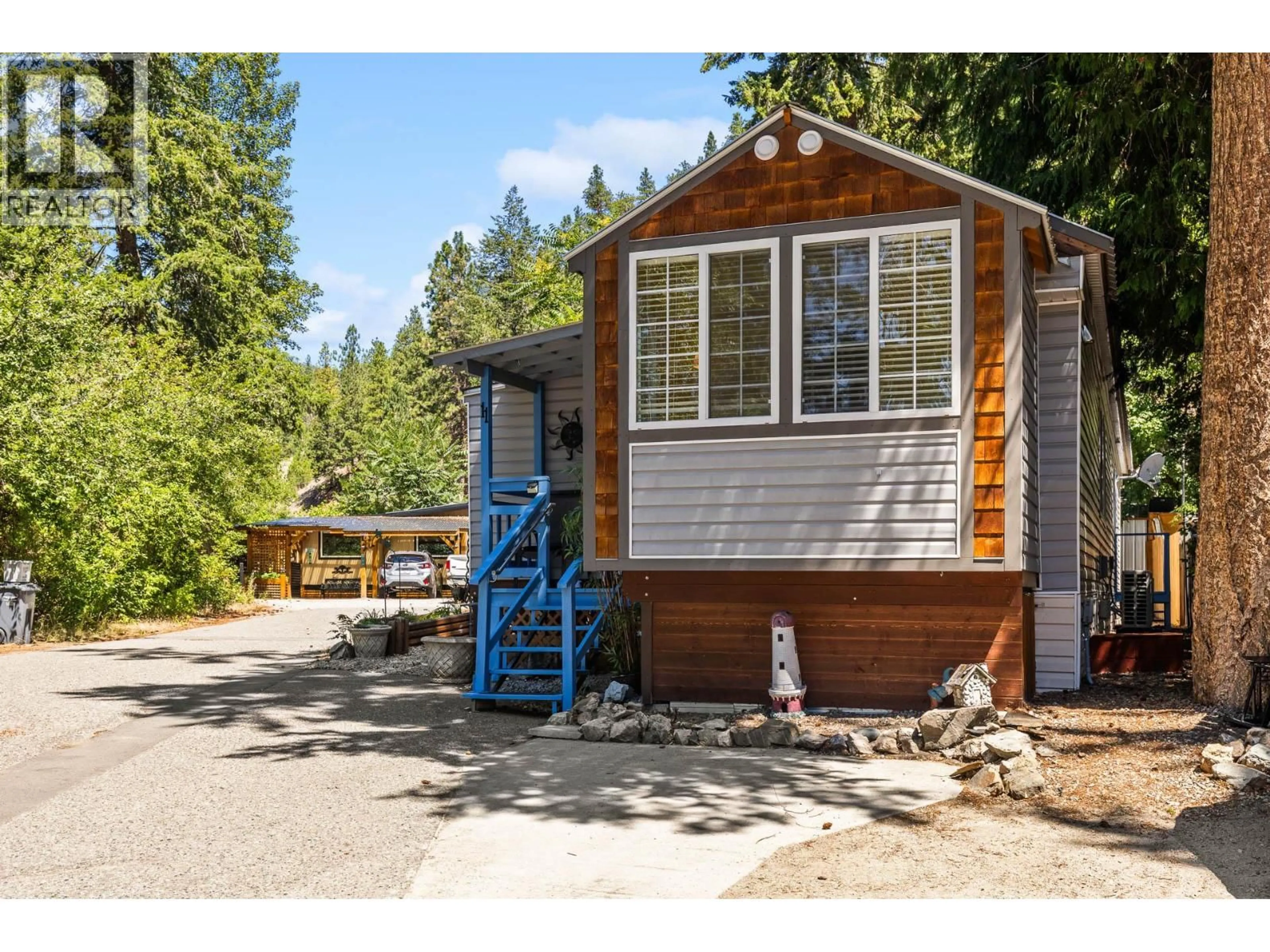 Home with vinyl exterior material, unknown for 11 - 5432 CHIDLEY ROAD, Peachland British Columbia V0H1X5