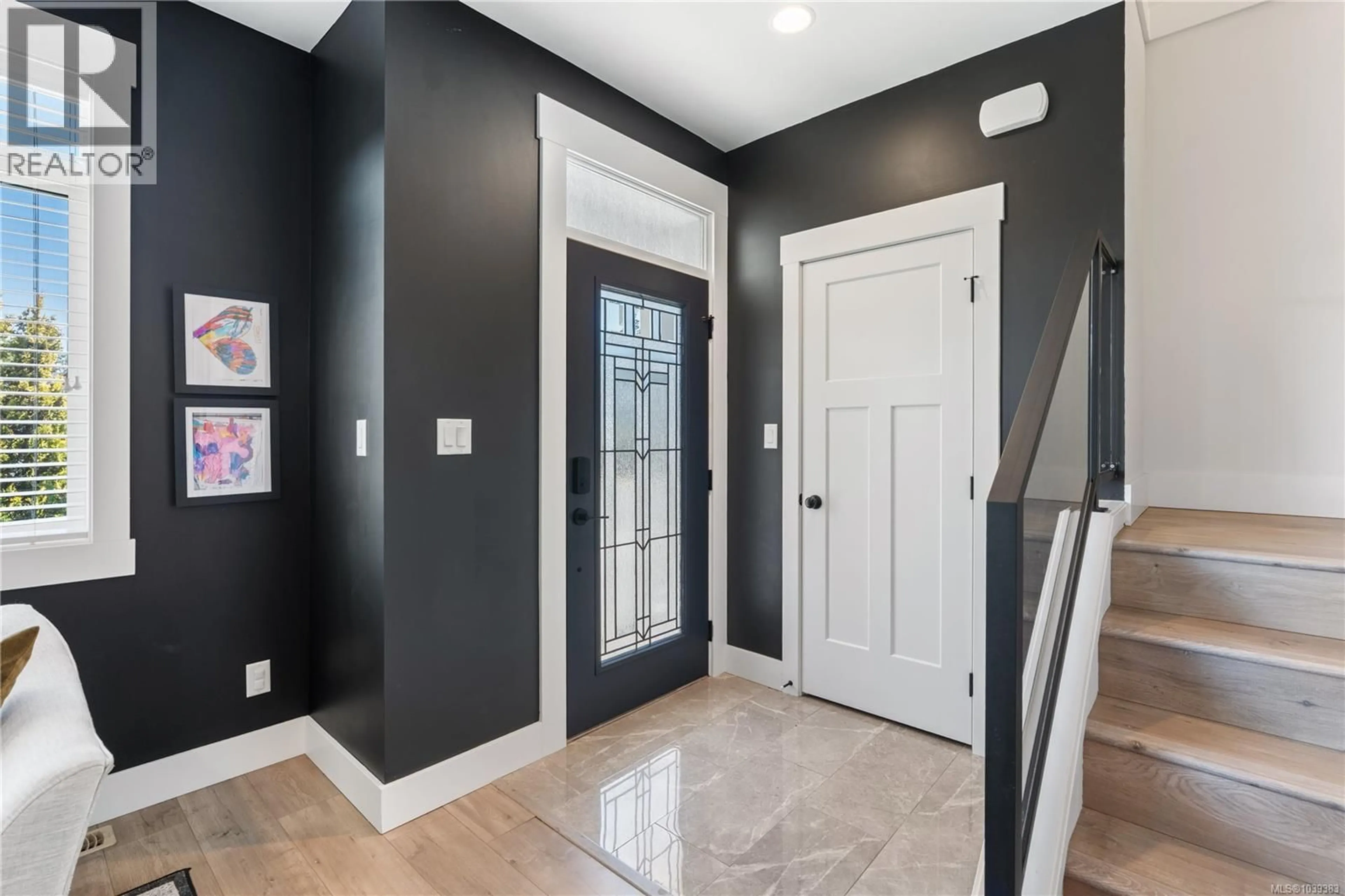 Indoor entryway for 5810 LINLEY VALLEY DRIVE, Nanaimo British Columbia V9T0K5