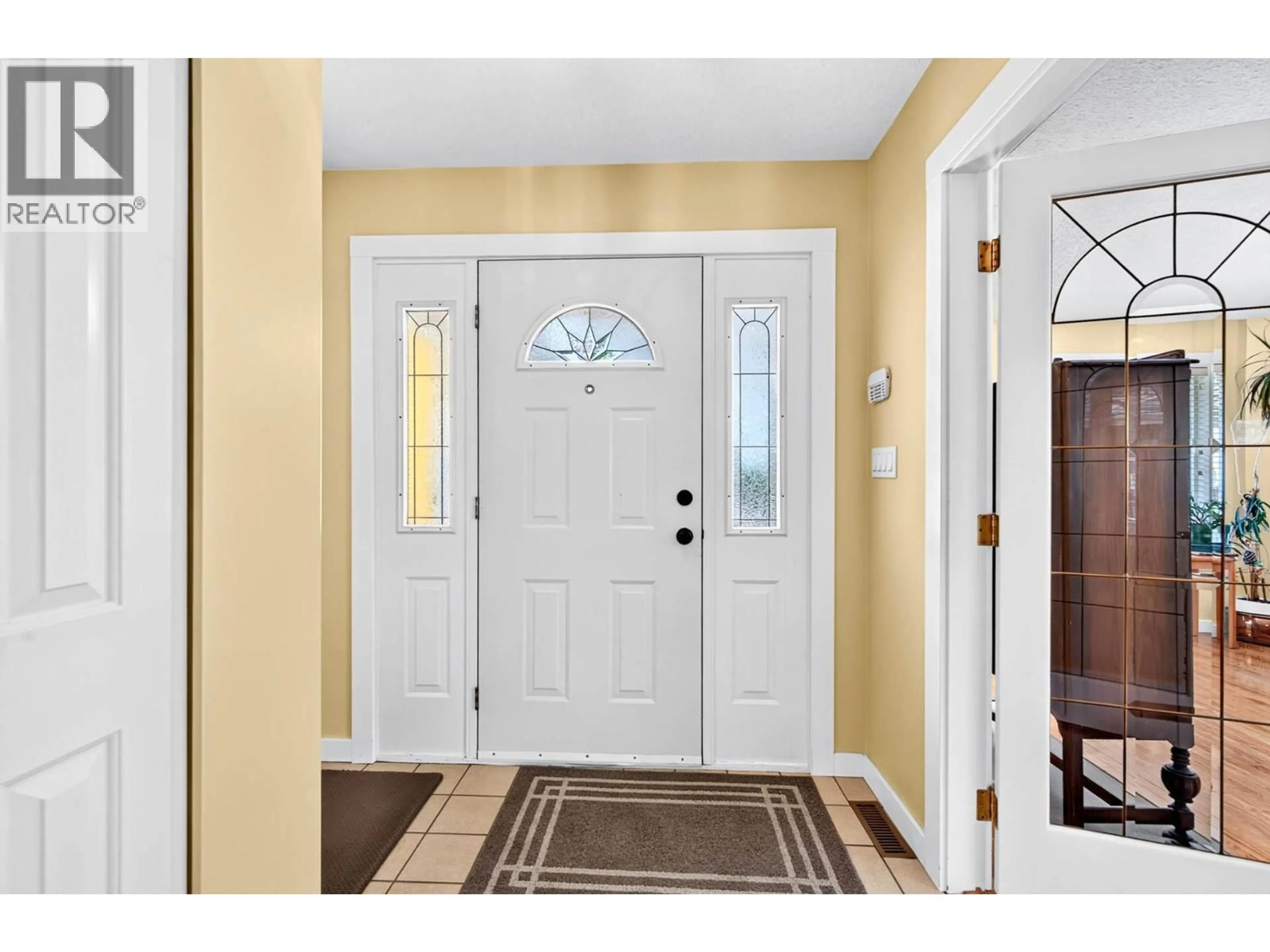 Indoor entryway for 272 VALLEYVIEW PLACE, Kamloops British Columbia V2C6M4