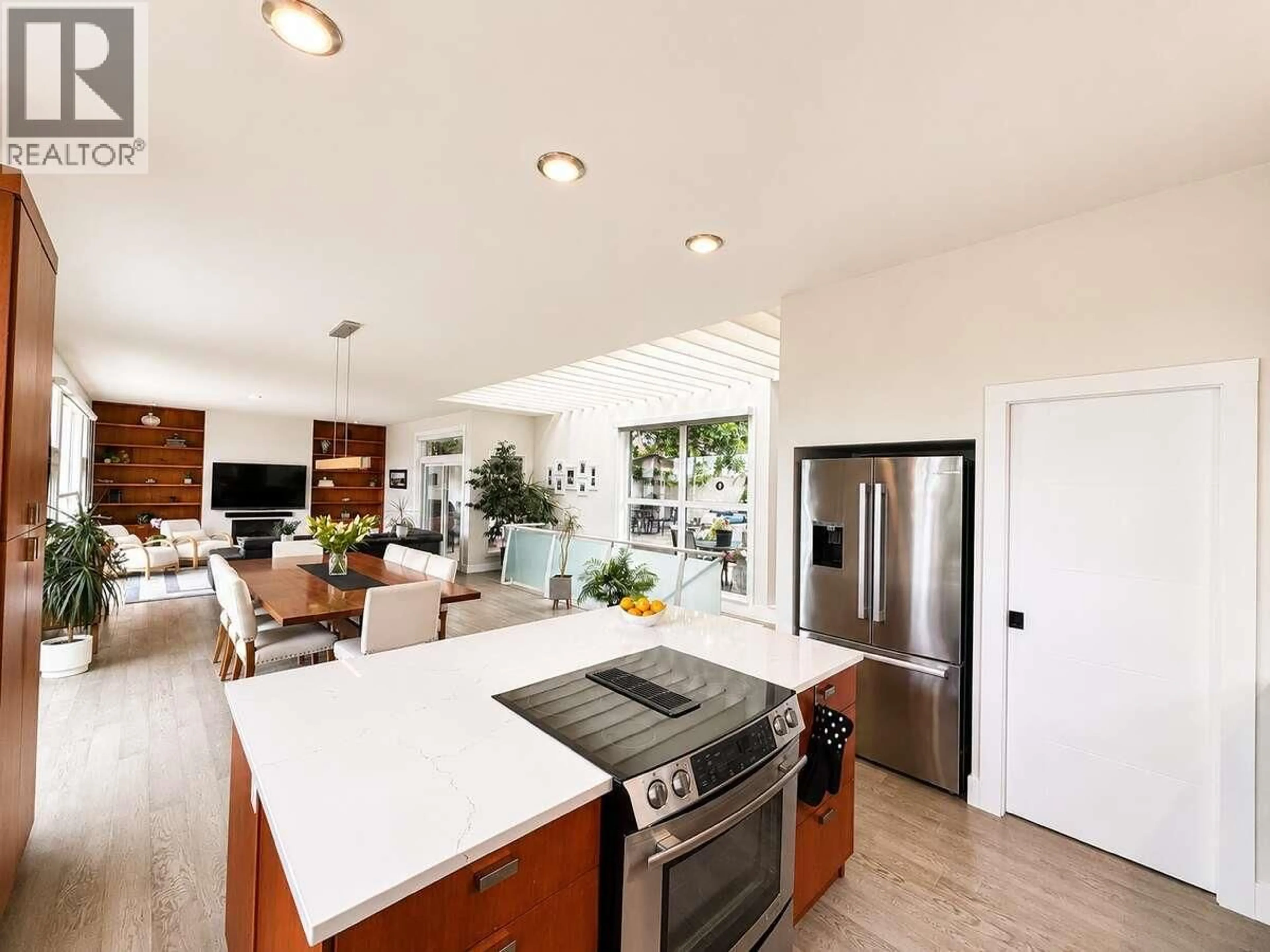 Open concept kitchen, ceramic/tile floor for 1922 GLEN GARY DRIVE, Kamloops British Columbia V2E1R4