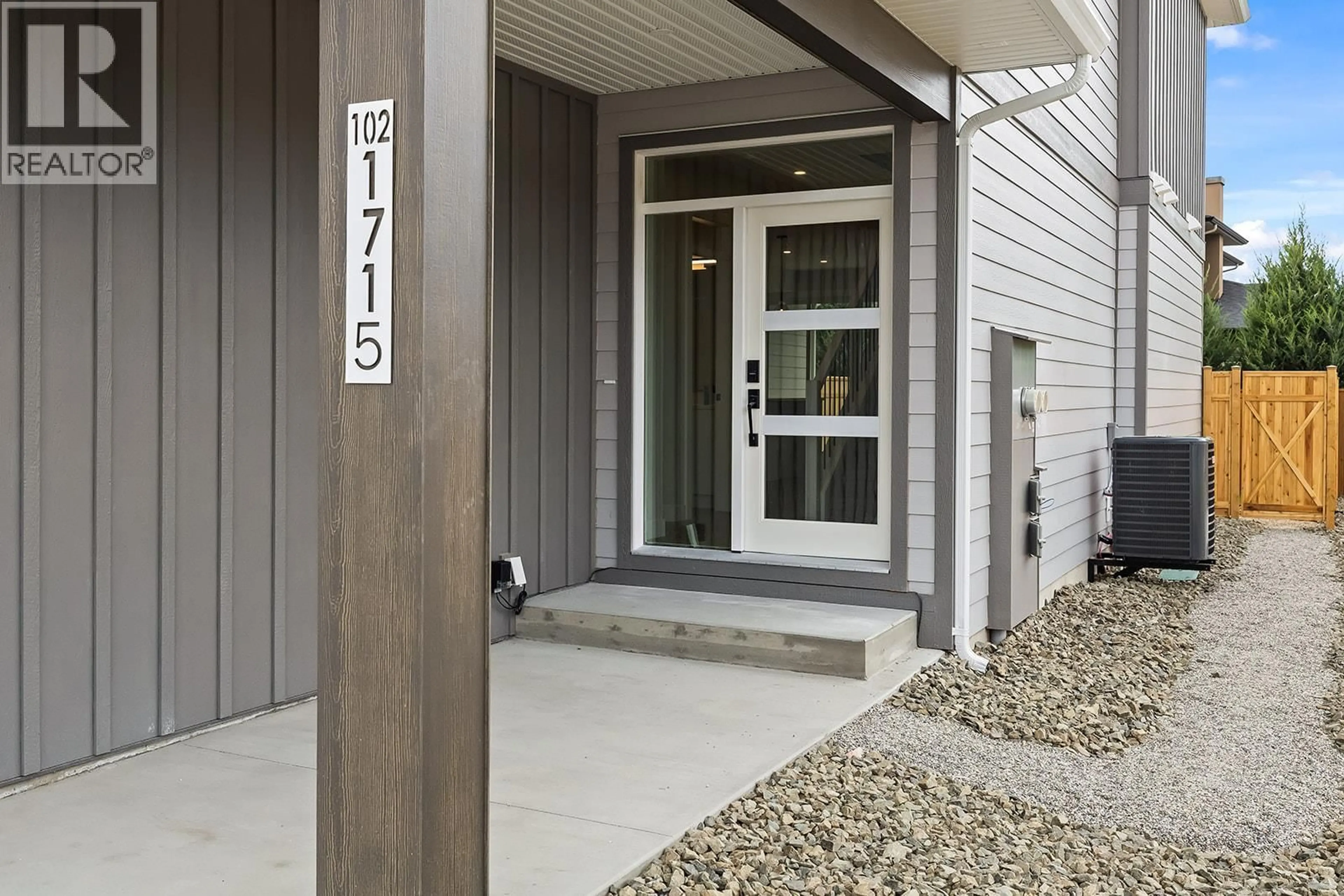 Indoor entryway for 102 - 1715 TREFFRY PLACE, Summerland British Columbia V0H1Z9