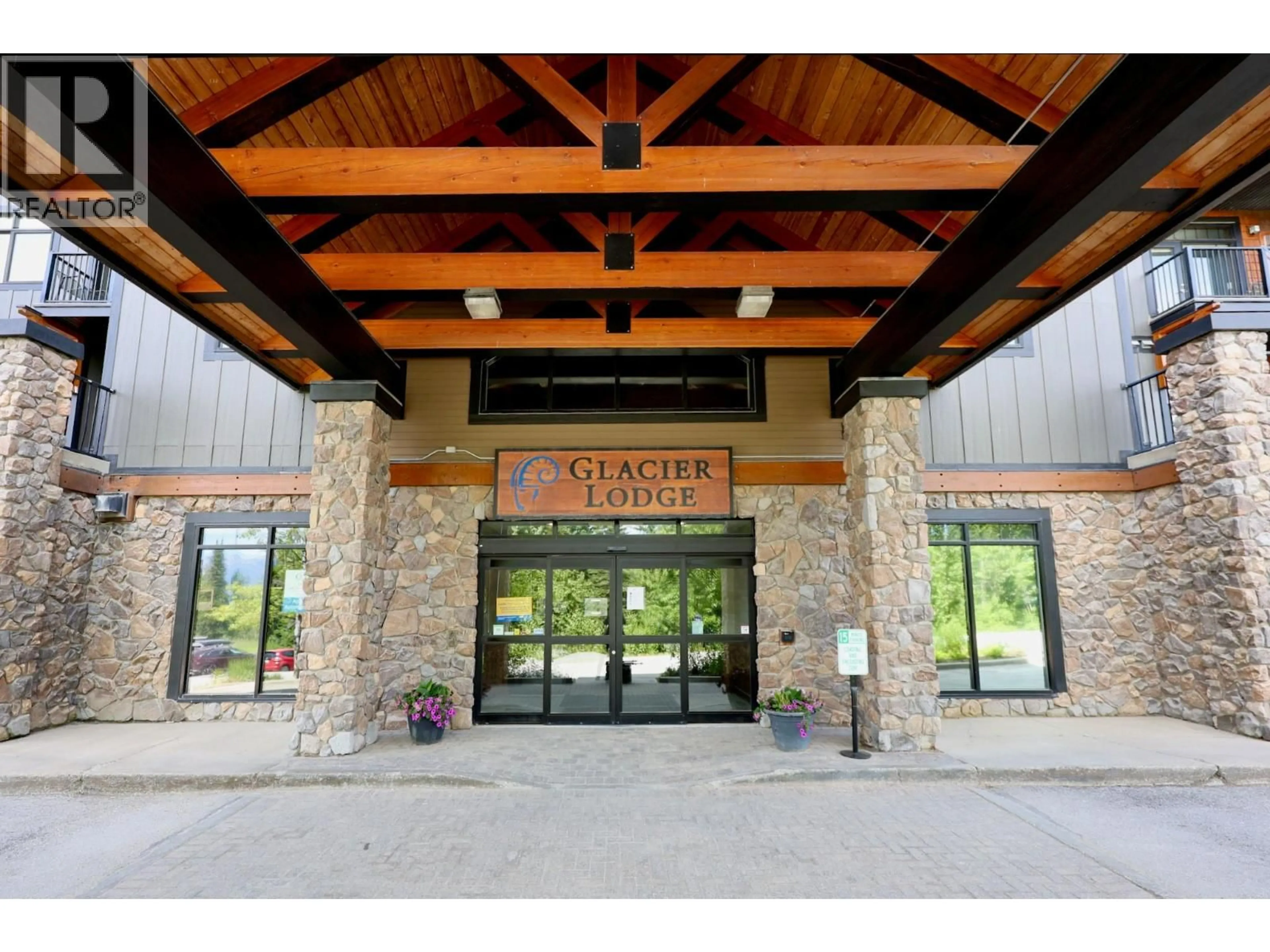 Indoor foyer for 216 - 1549 KICKING HORSE TRAIL, Golden British Columbia V0A1H0