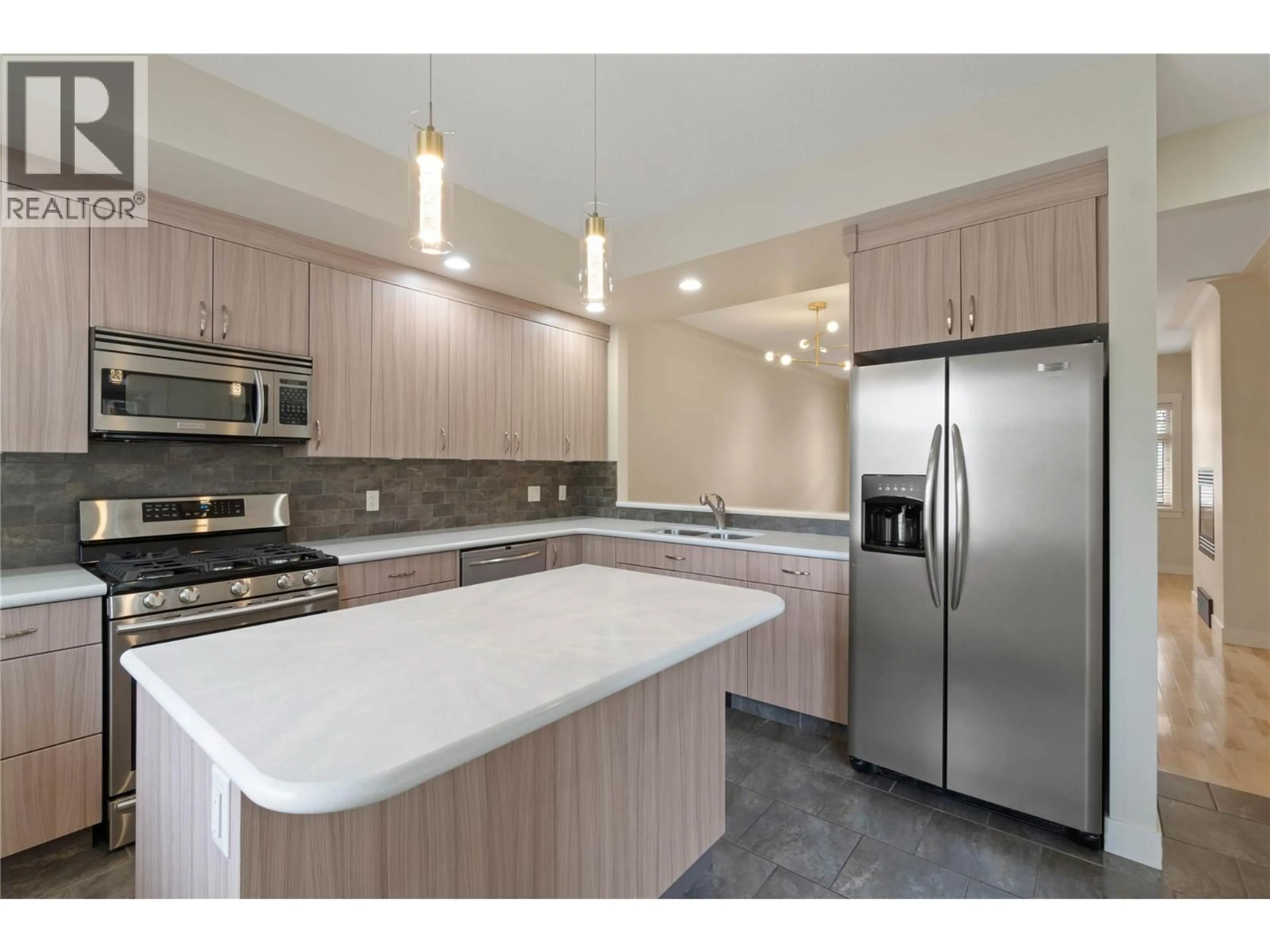 Standard kitchen, unknown for 10 - 576 NICOLA STREET, Kamloops British Columbia V2C2R1