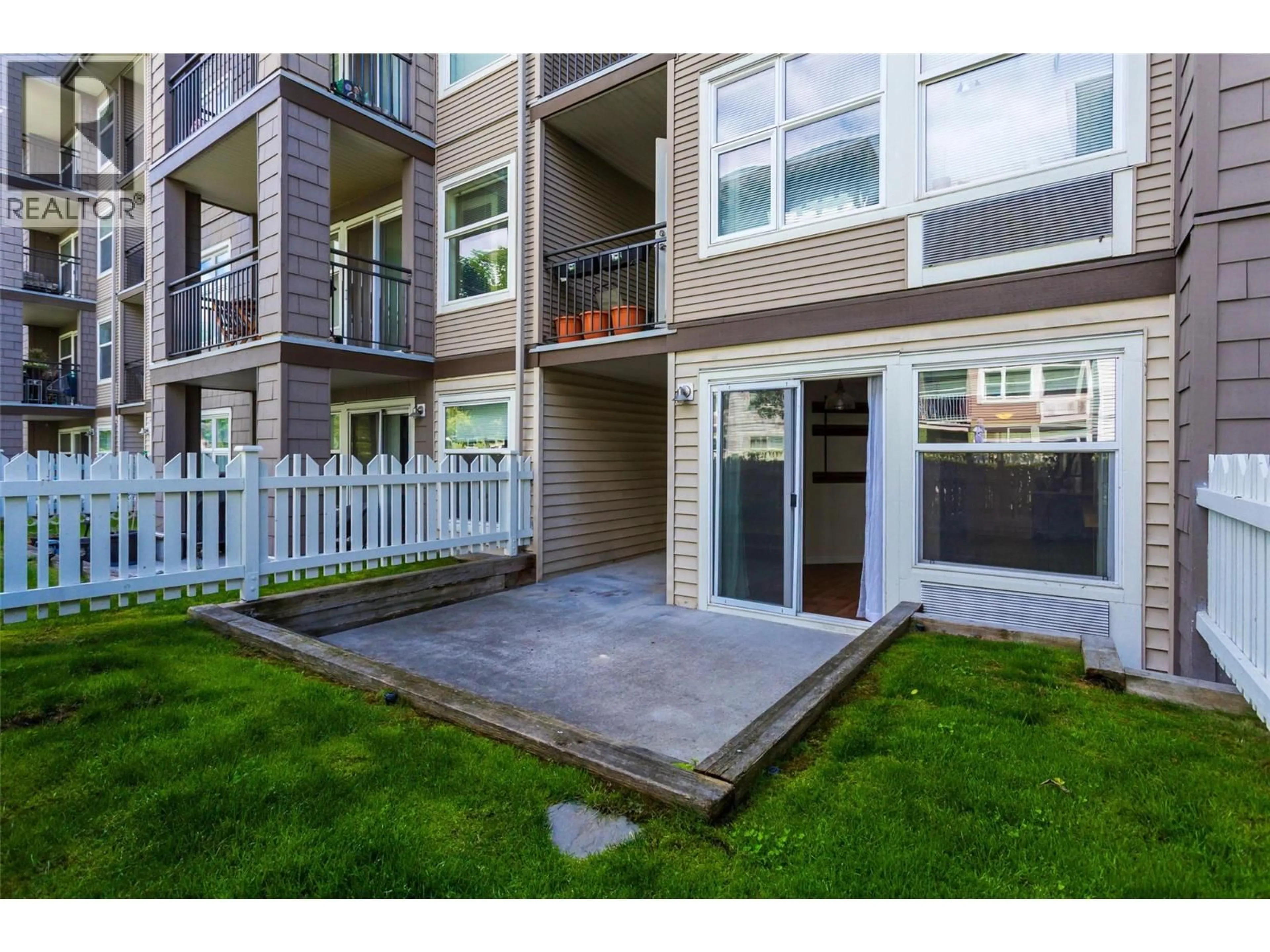 Patio, street for 107 - 533 YATES ROAD NORTH, Kelowna British Columbia V1V2T7