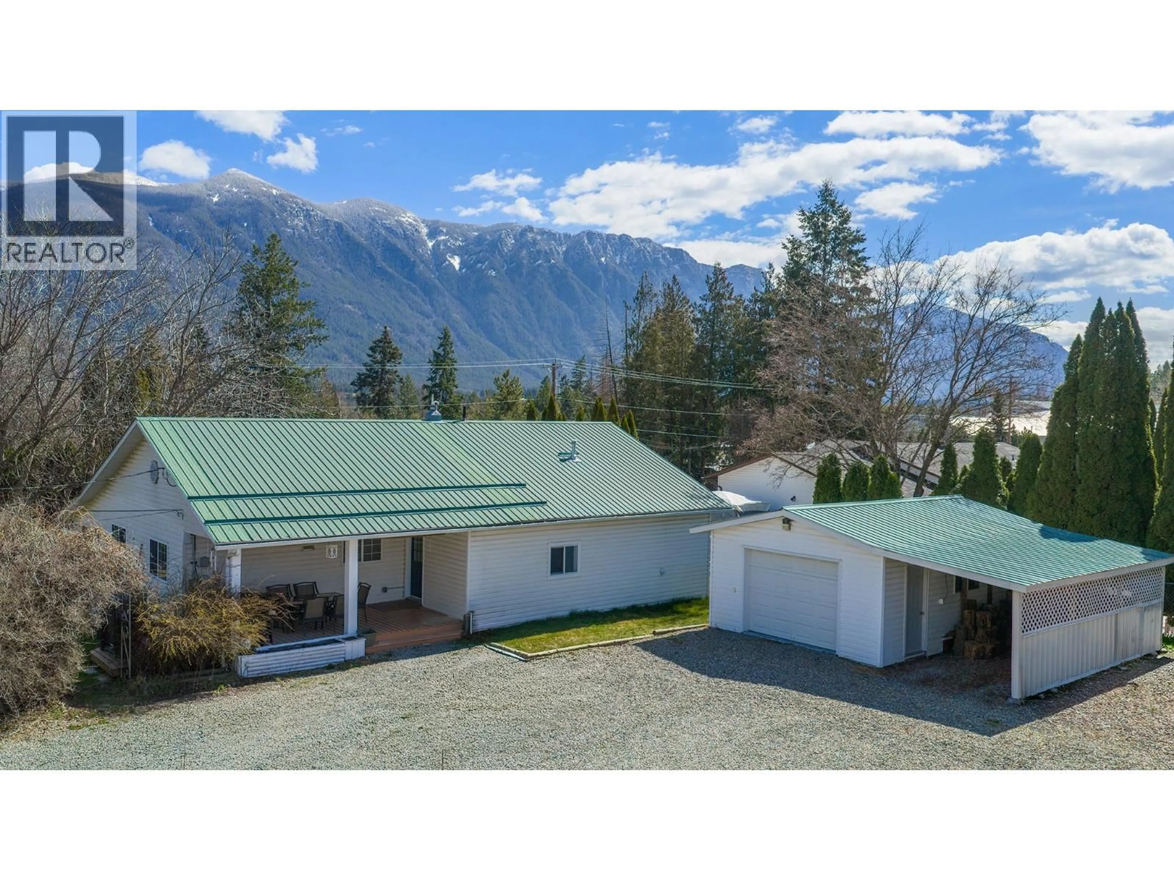 A pic from outside/outdoor area/front of a property/back of a property/a pic from drone, mountain view for 3433 ERICKSON ROAD, Creston British Columbia V0B1G1