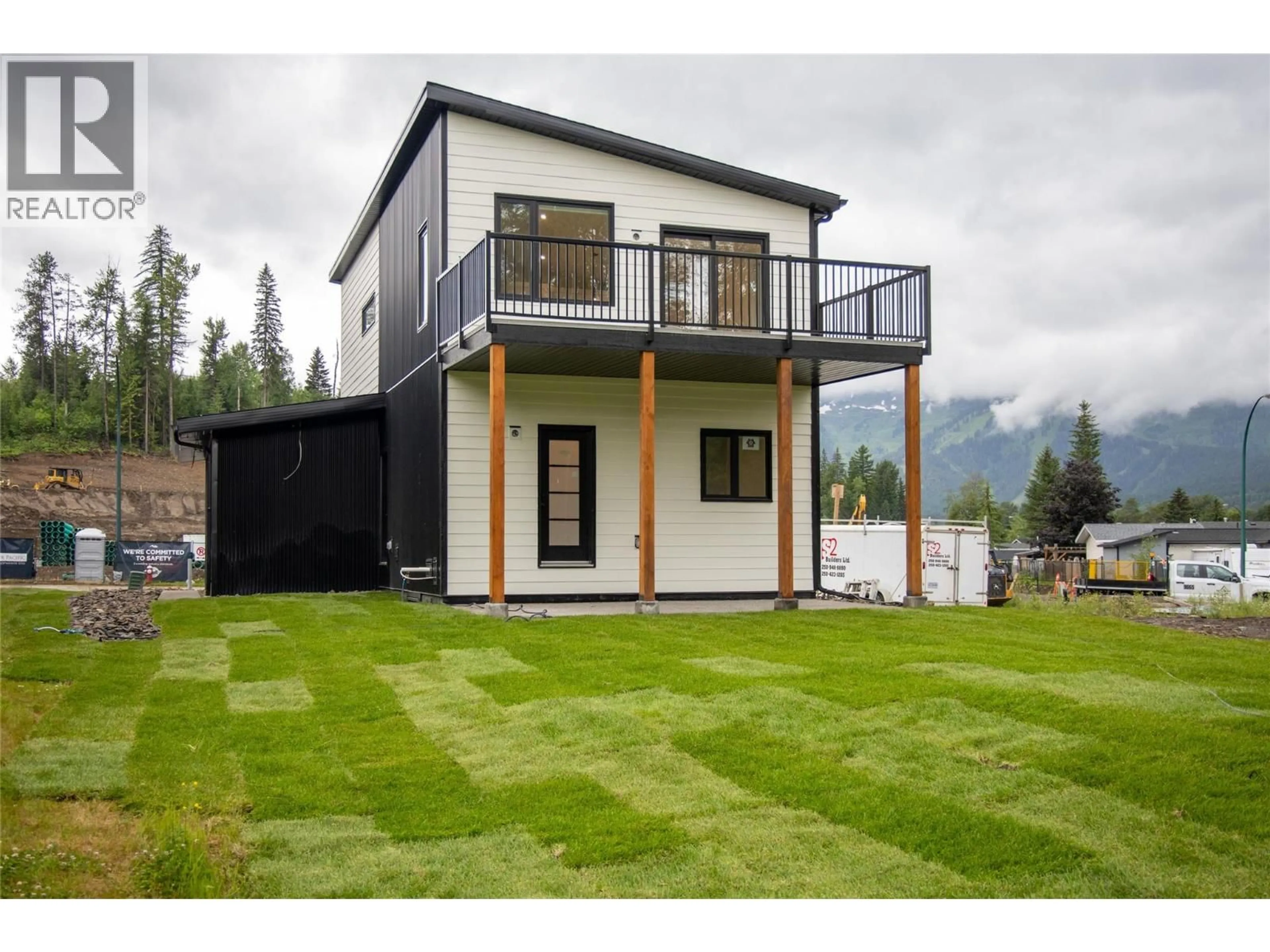 Home with vinyl exterior material, mountain view for 113 WHITETAIL DRIVE, Fernie British Columbia V0B1M4