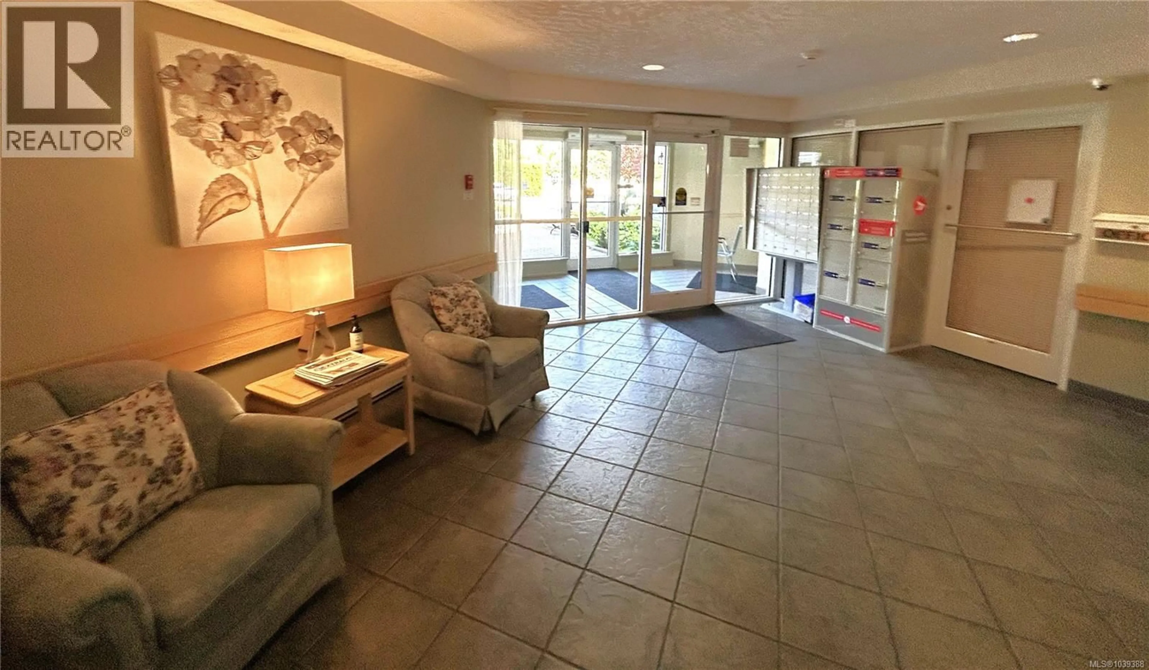 Lobby for 101 - 1505 CHURCH AVENUE, Saanich British Columbia V8P5M1