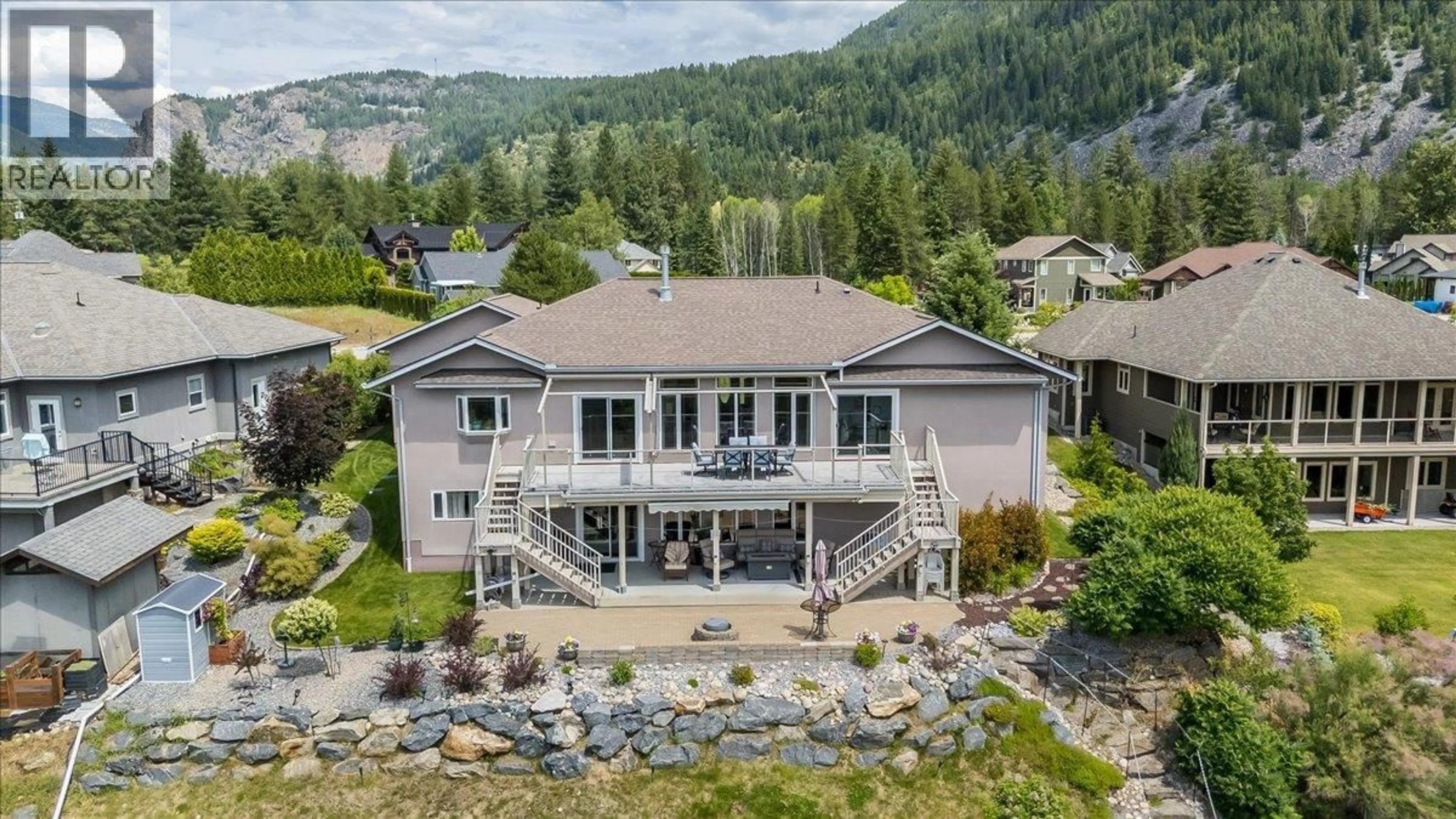 A pic from outside/outdoor area/front of a property/back of a property/a pic from drone, water/lake/river/ocean view for 1616 TOWER RIDGE ROAD, Castlegar British Columbia V1N4W7