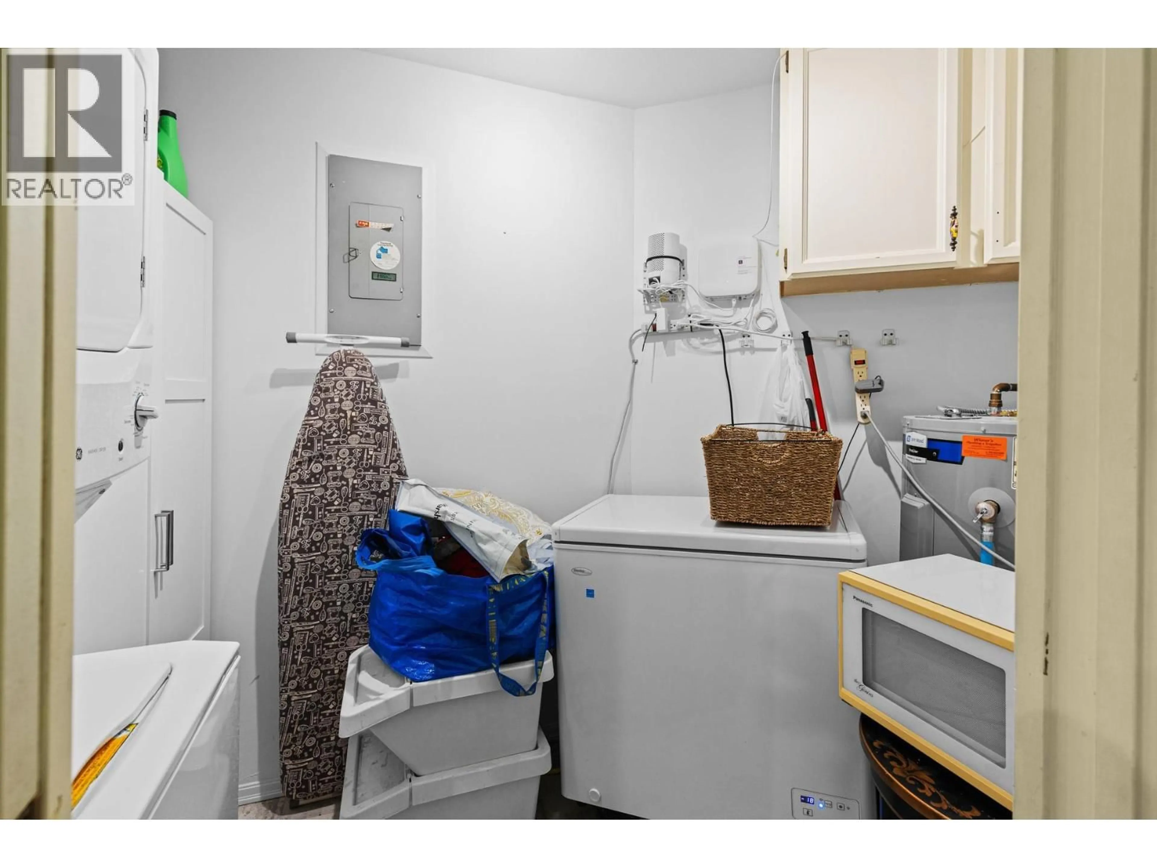 Laundry room for 106 - 983 BERNARD AVENUE, Kelowna British Columbia V1Y6P7