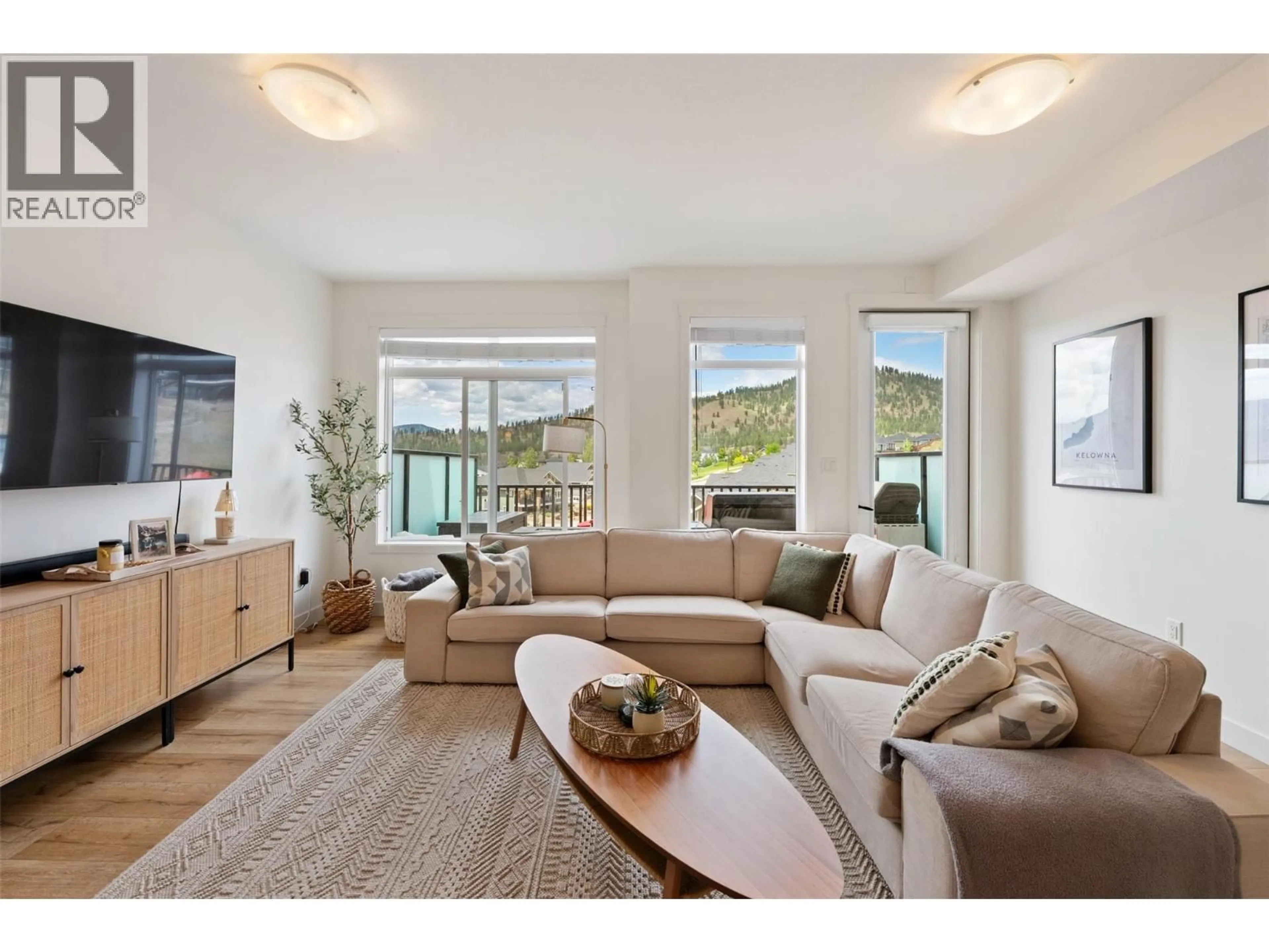 Living room with furniture, unknown for 118 - 1115 HOLDEN ROAD, Penticton British Columbia V2A0B7