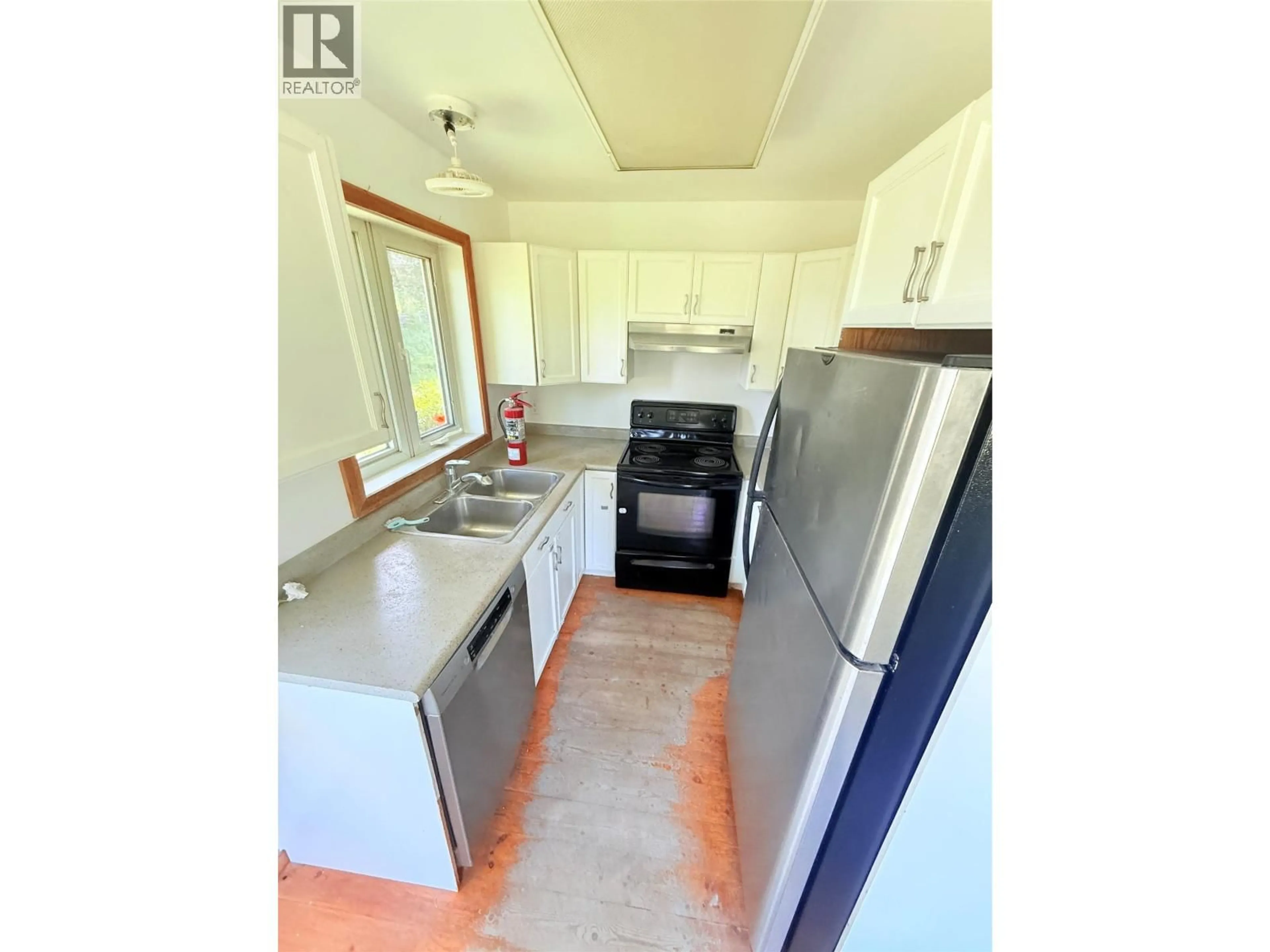 Standard kitchen, unknown for 9043 DOYLE ROAD, Kamloops British Columbia V0E1Z0