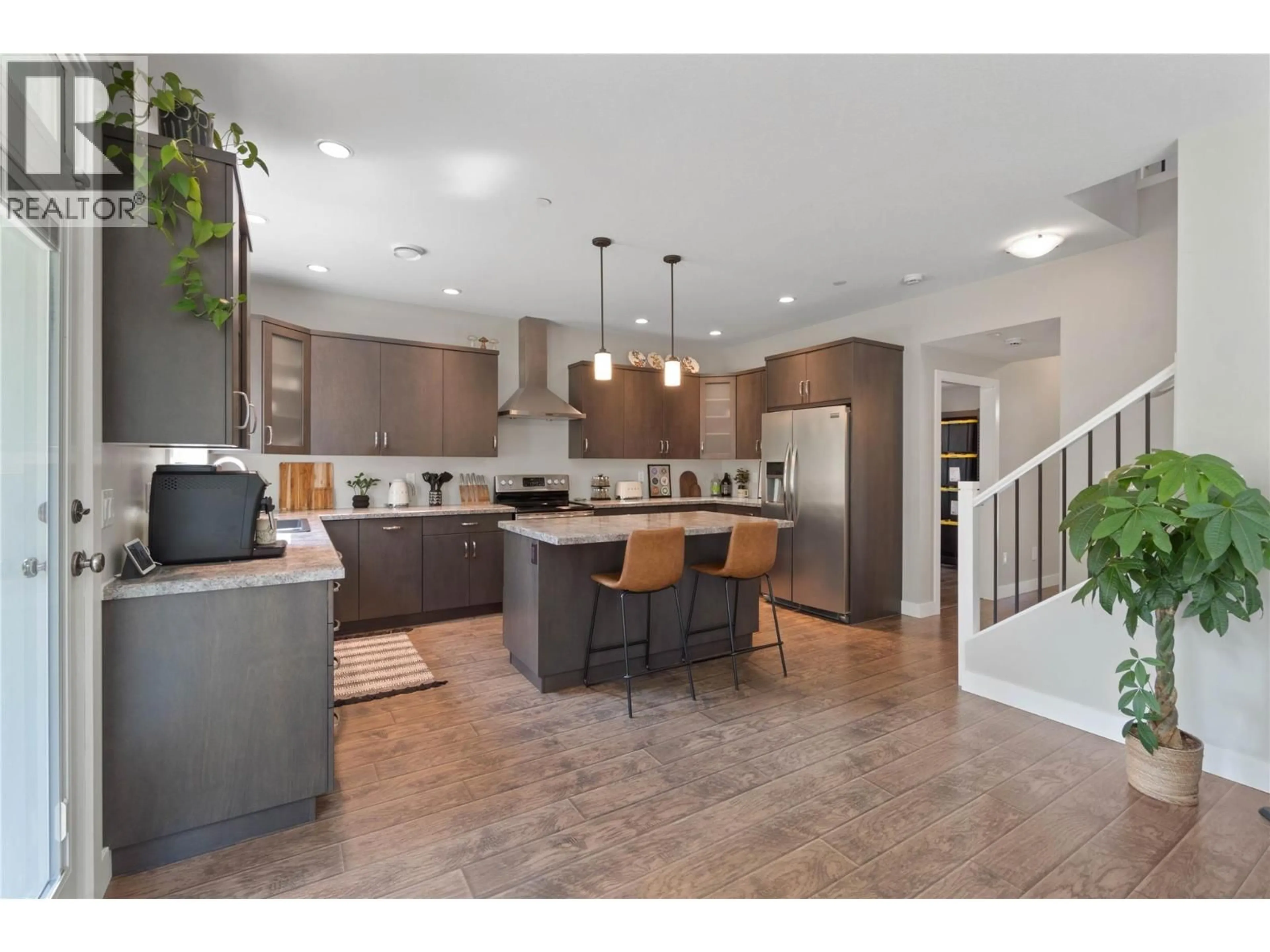 Open concept kitchen, unknown for 8901 GRIZZLY CRESCENT, Kamloops British Columbia V2C6T9