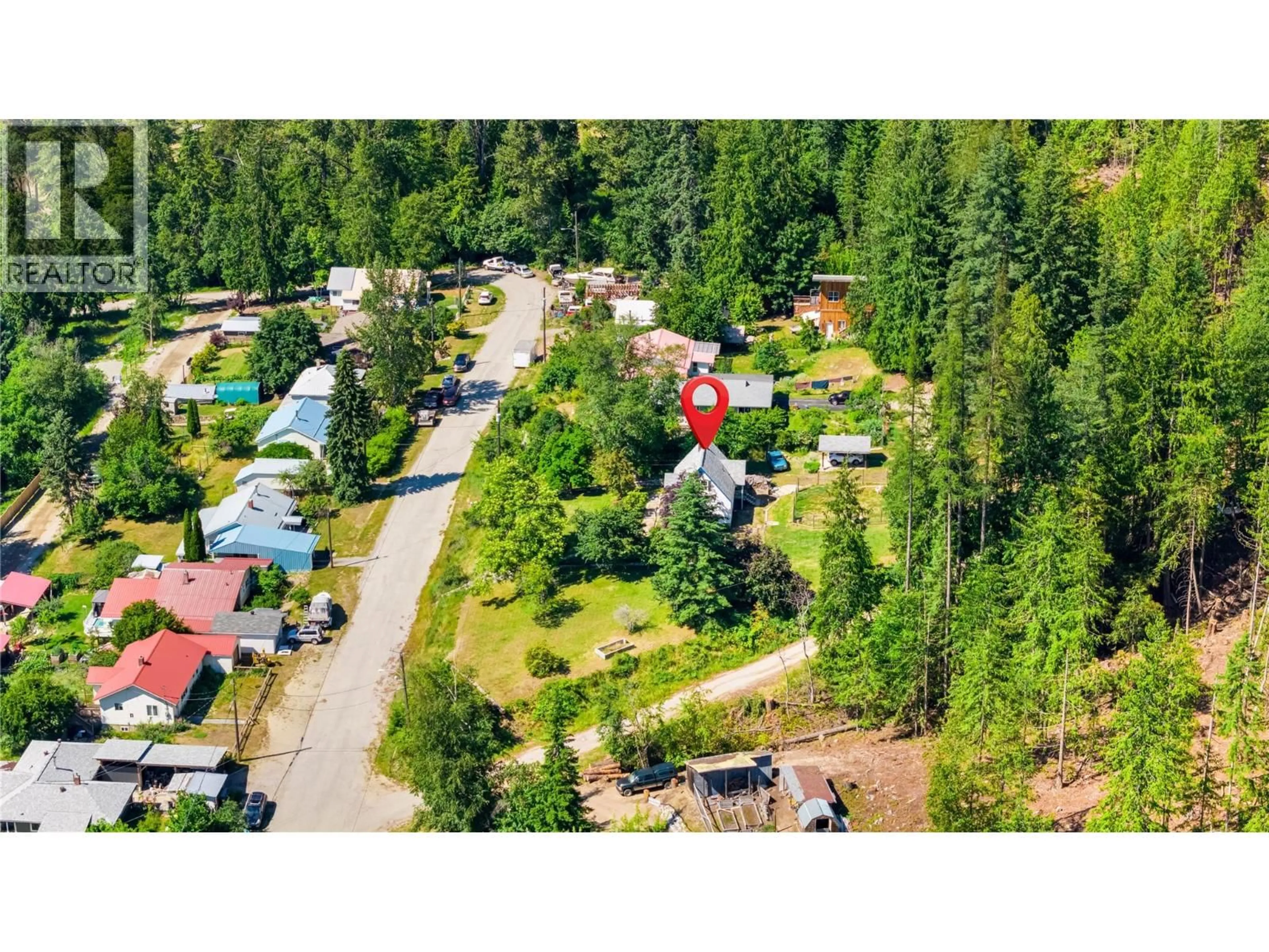 A pic from outside/outdoor area/front of a property/back of a property/a pic from drone, unknown for 1618 RUSSEL AVENUE, Riondel British Columbia V0B2B0