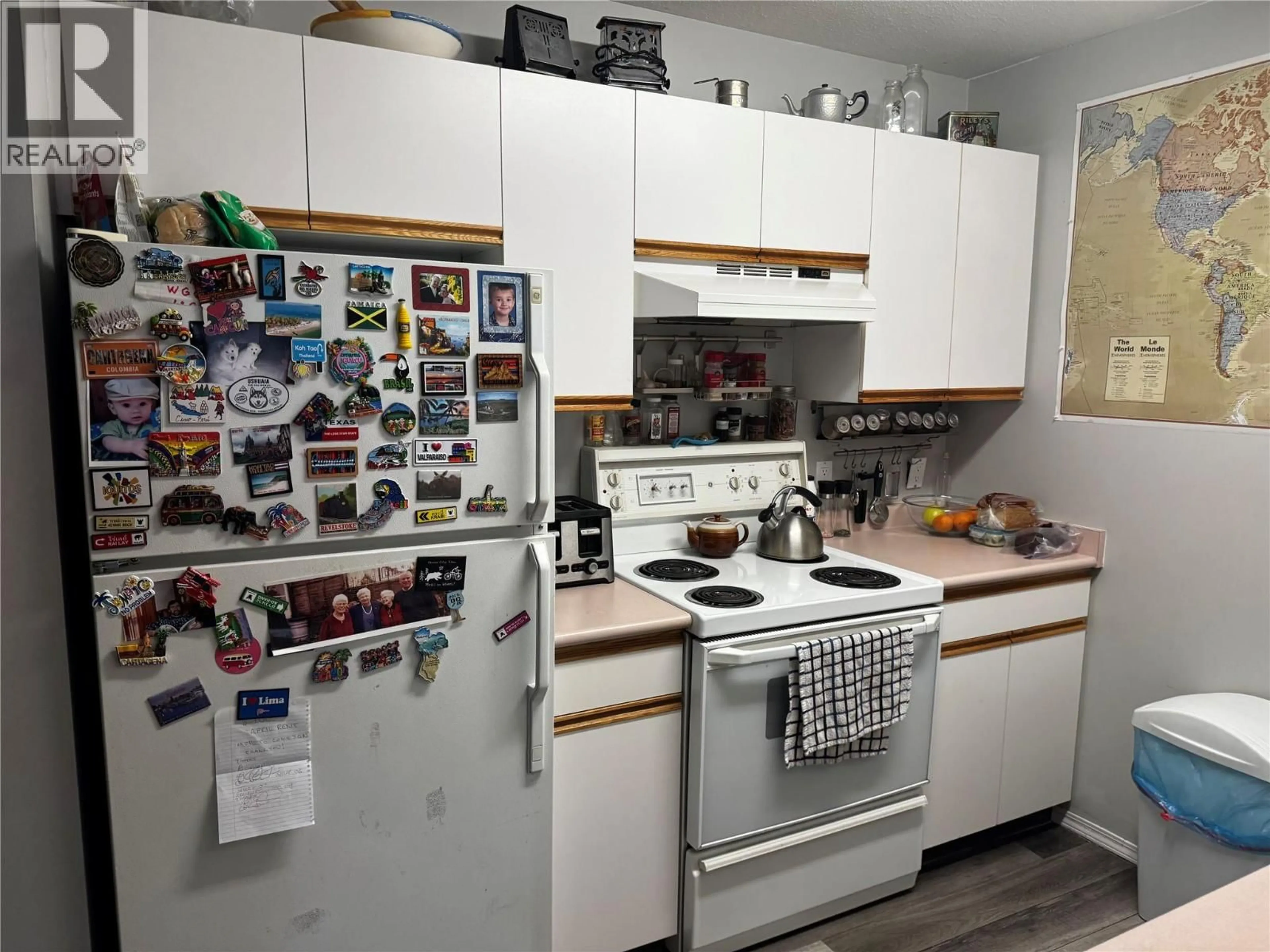 Standard kitchen, unknown for 203 - 521 8TH AVENUE NORTH, Golden British Columbia V0A1H0