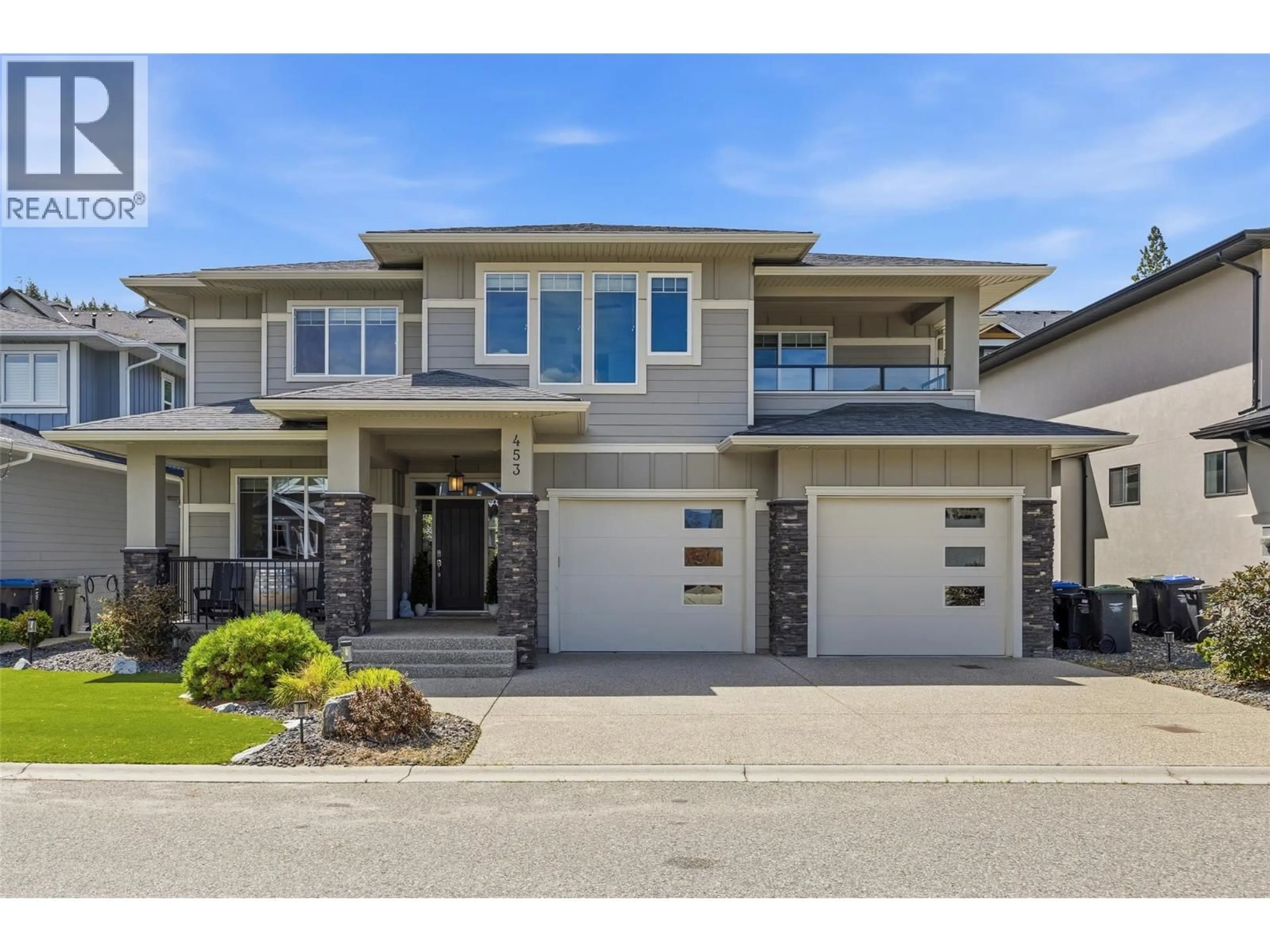 Home with vinyl exterior material, street for 453 LAKEPOINTE DRIVE, Kelowna British Columbia V1W5K2