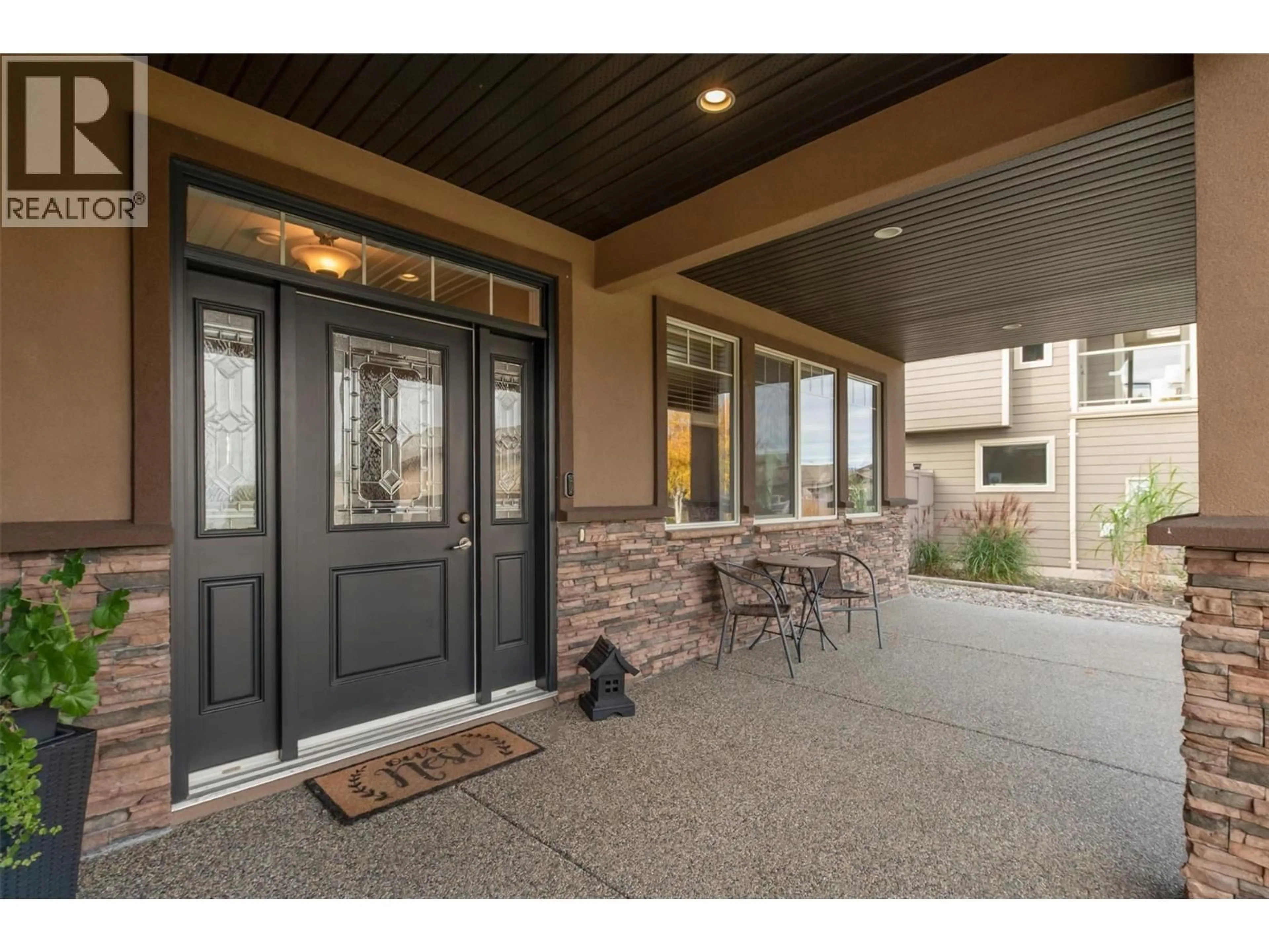 Indoor entryway for 737 KUIPERS CRESCENT, Kelowna British Columbia V1W5H4