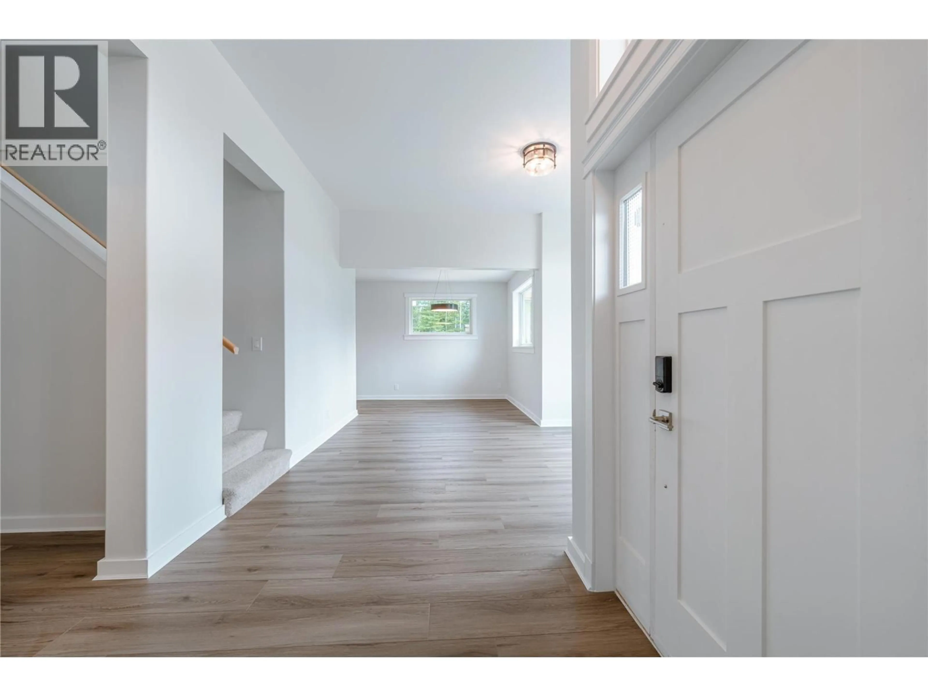 Indoor entryway for 2014 LANZO LANE, Revelstoke British Columbia V0E2S1