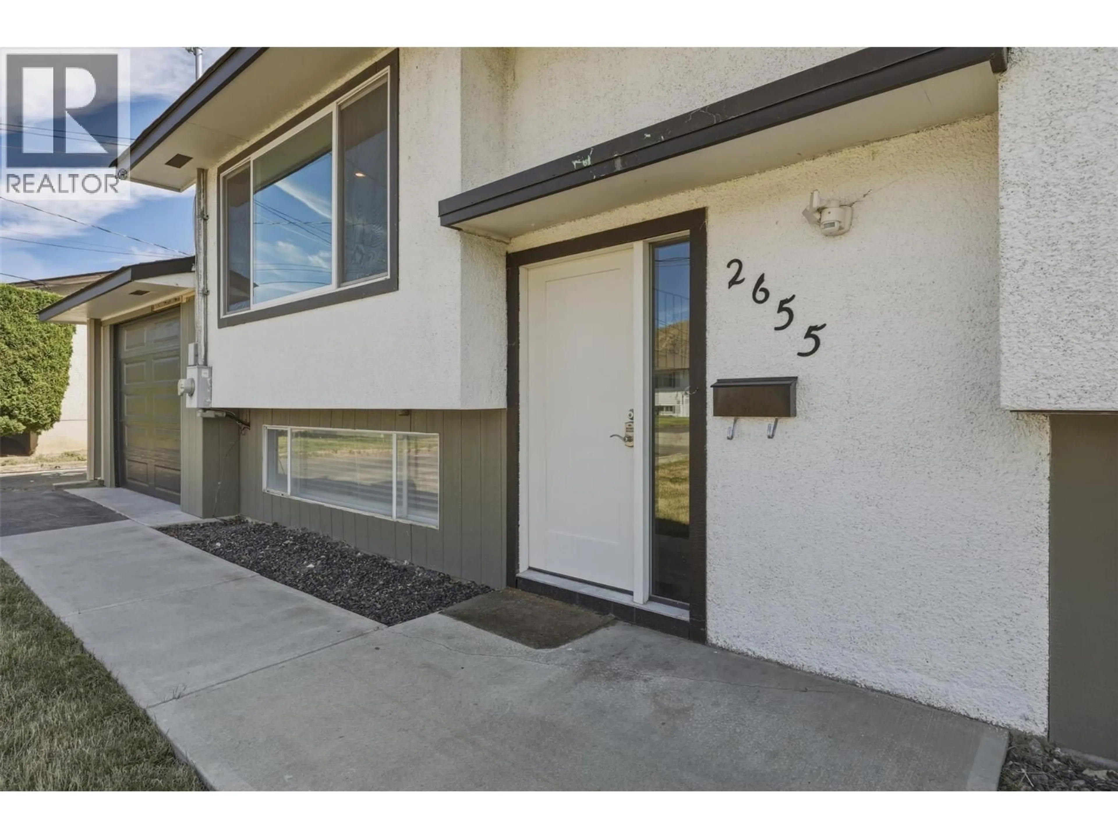 Indoor entryway for 2655 ARGYLE AVENUE, Kamloops British Columbia V2B4T6