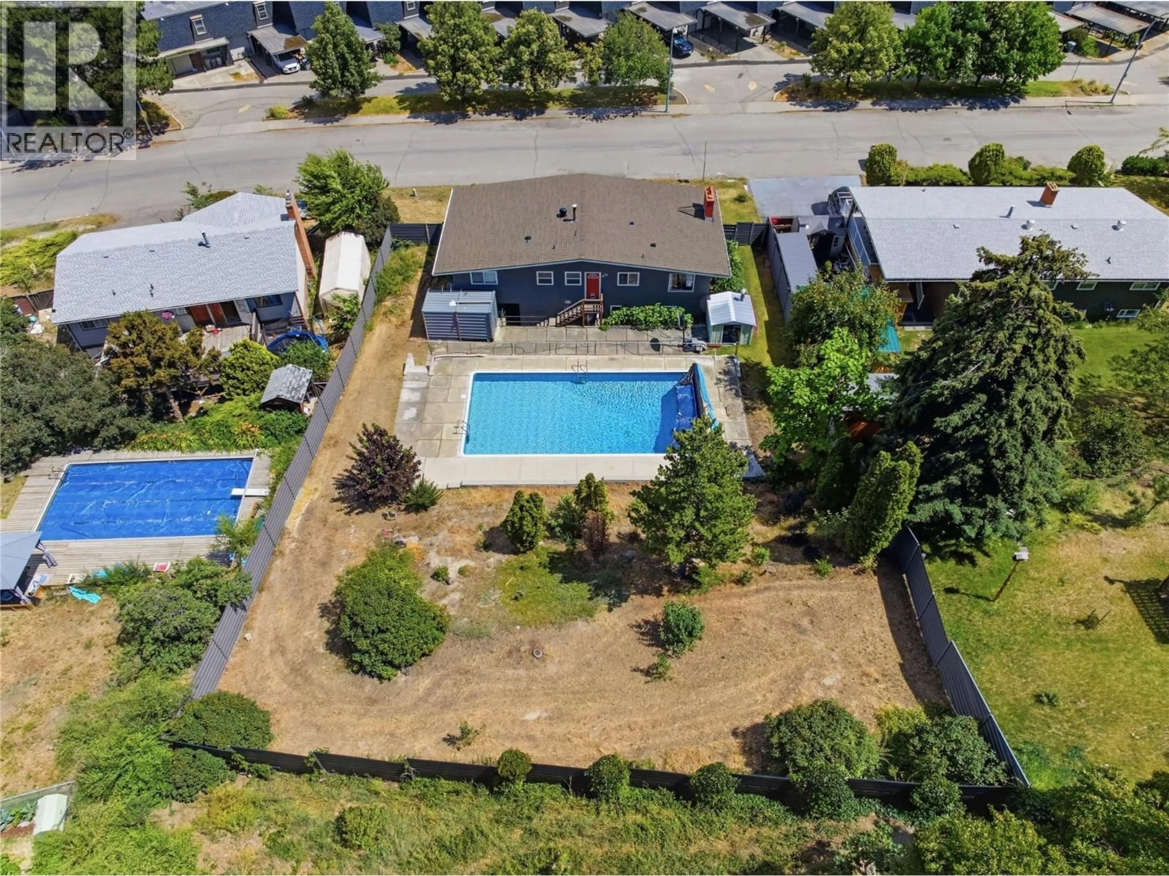 A pic from outside/outdoor area/front of a property/back of a property/a pic from drone, unknown for 355 PEMBERTON TERRACE, Kamloops British Columbia V2C1T2