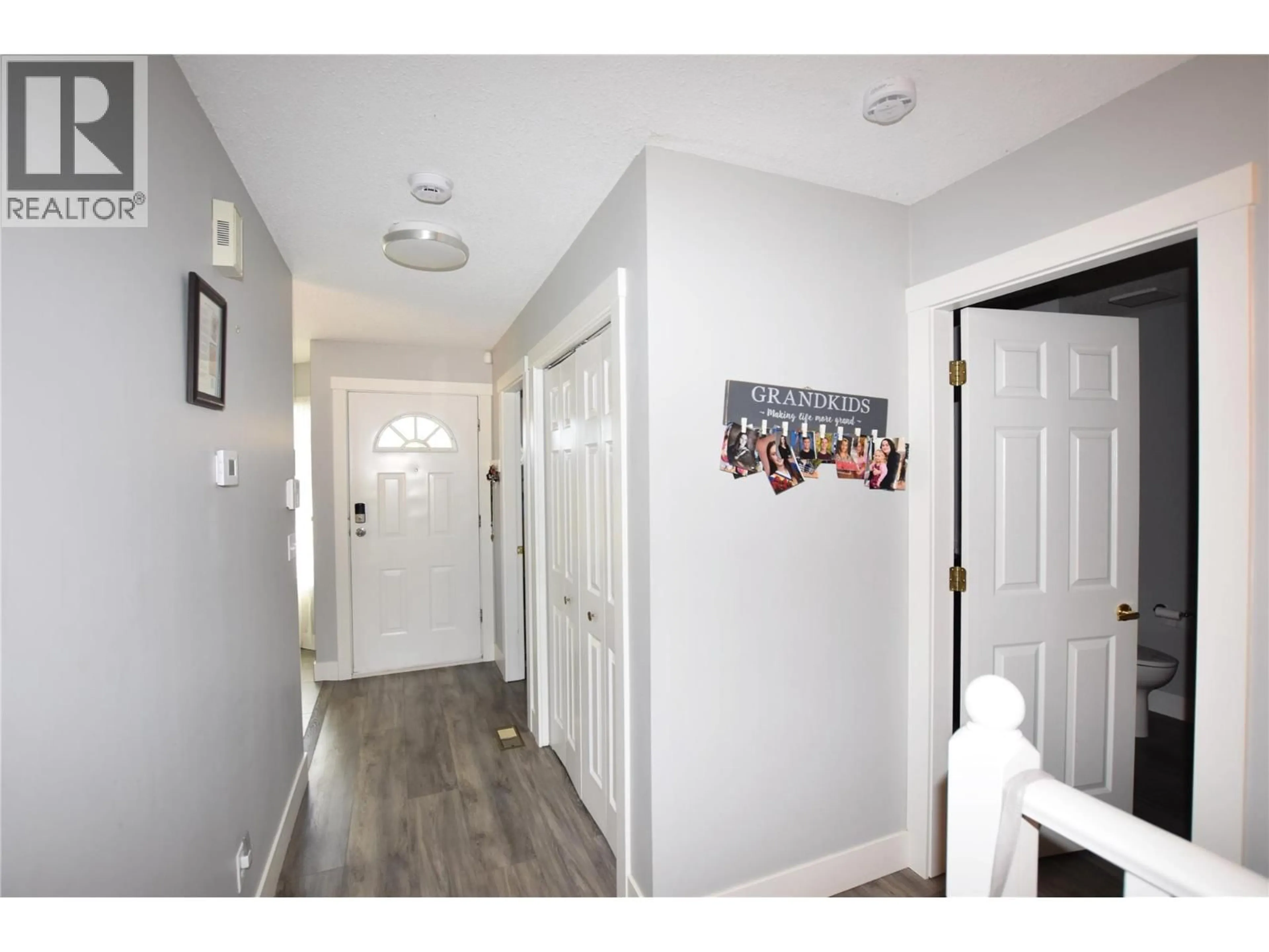 Indoor entryway for 1 - 3603 27 AVENUE, Vernon British Columbia V1T1S5
