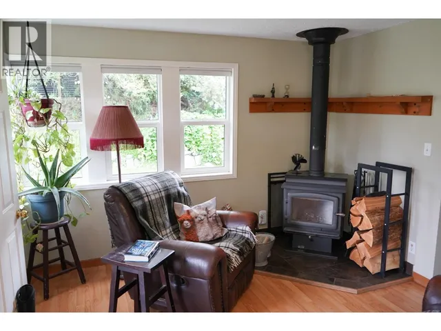 304 MCDONALD AVENUE, Clinton 4