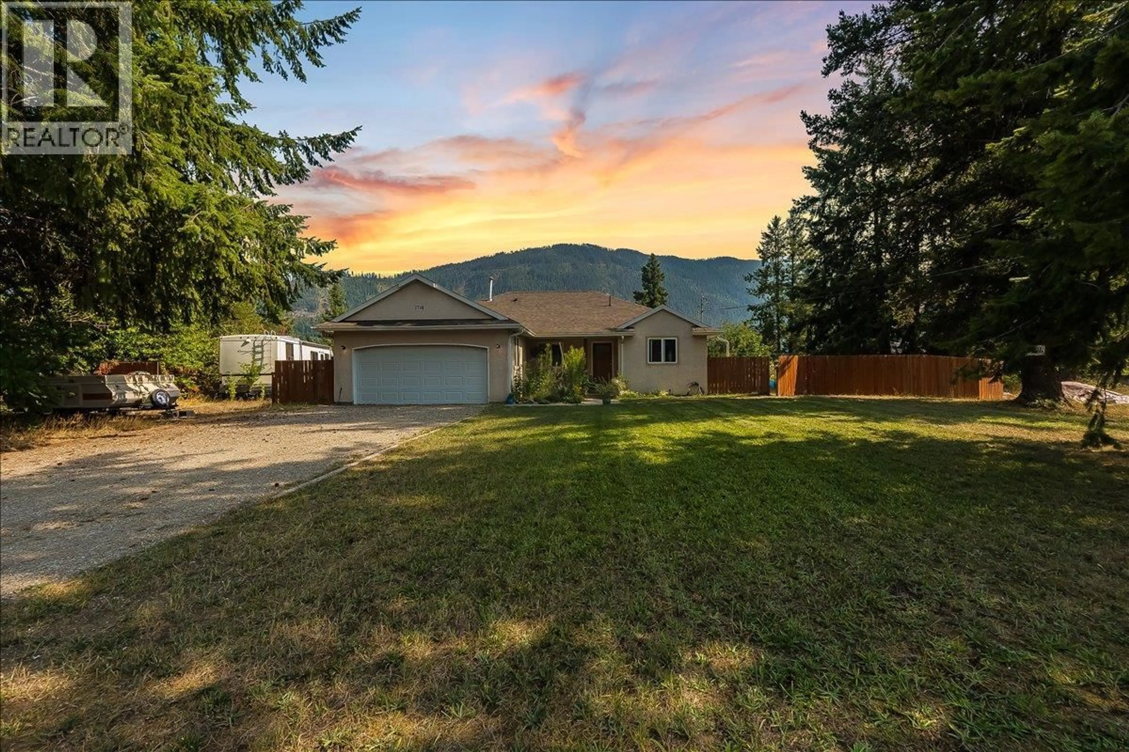 A pic from outside/outdoor area/front of a property/back of a property/a pic from drone, mountain view for 2706 JACKS CRESCENT, Nelson British Columbia V0G2G1