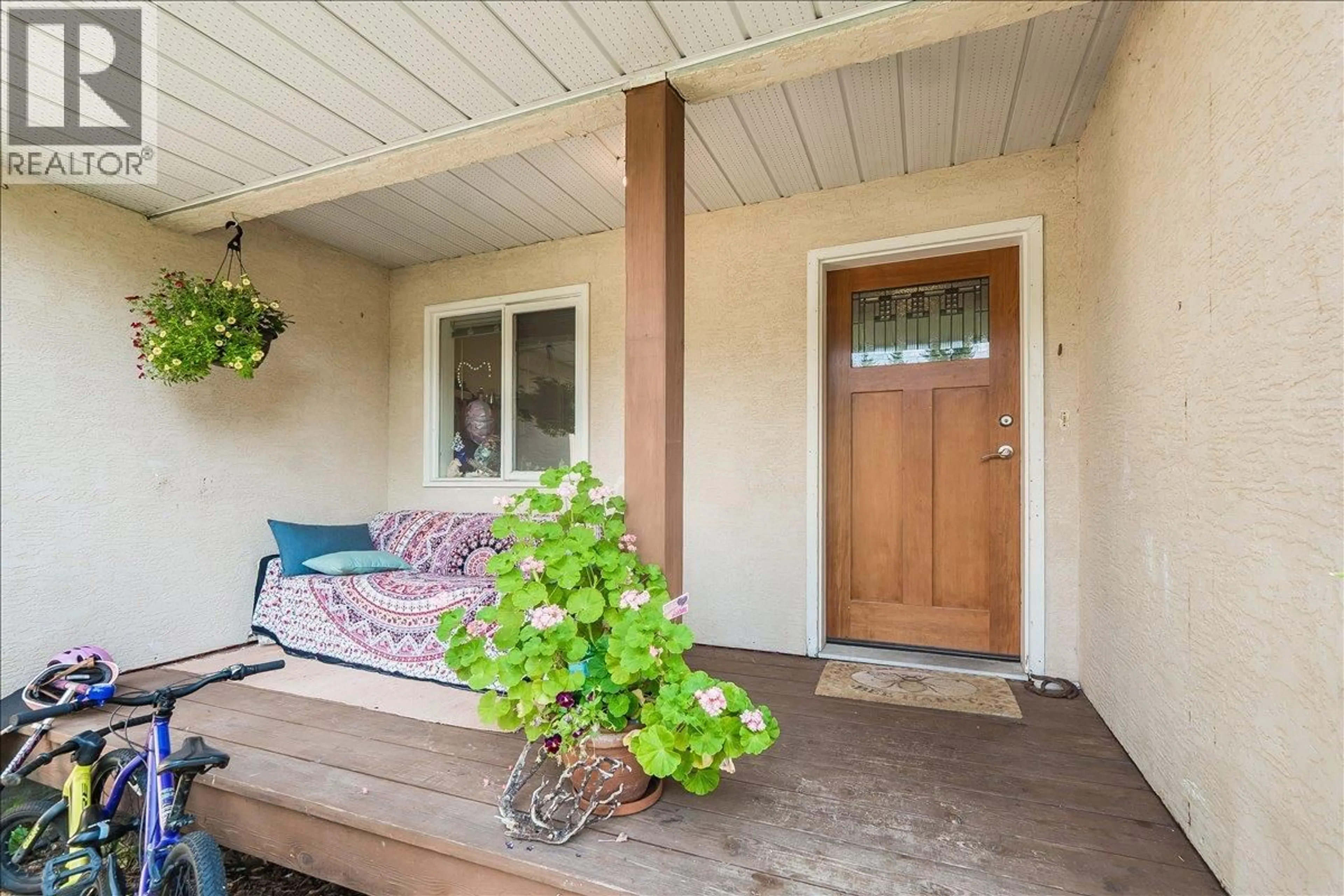 Indoor entryway for 2706 JACKS CRESCENT, Nelson British Columbia V0G2G1